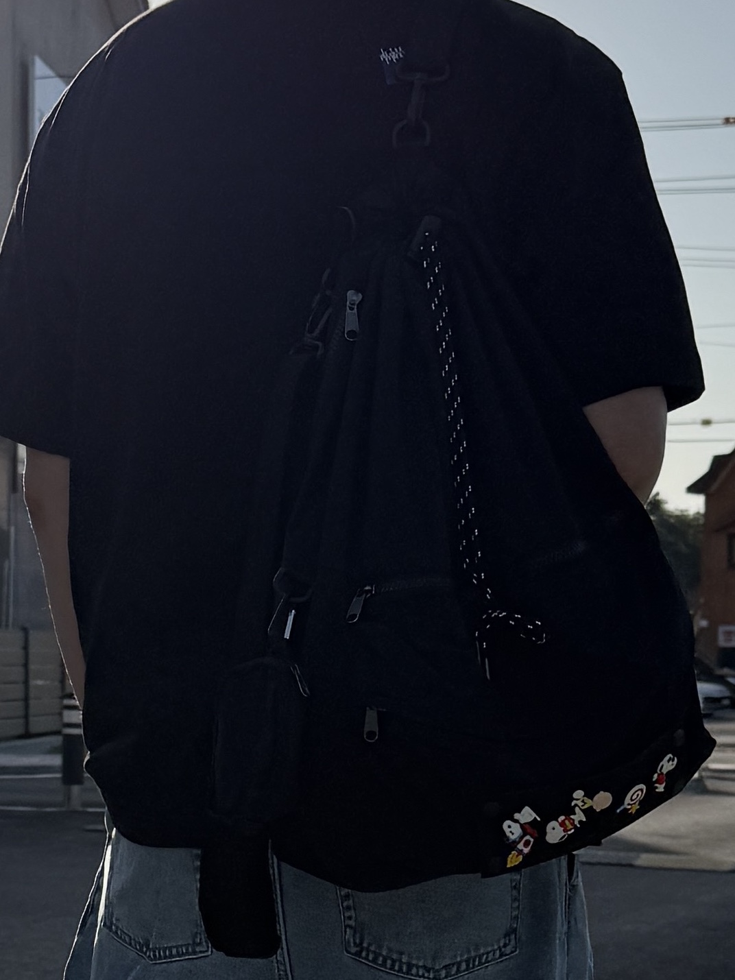 Ader Error Sig; TRS Tag T-Shirt 03 Black 착용 스타일
