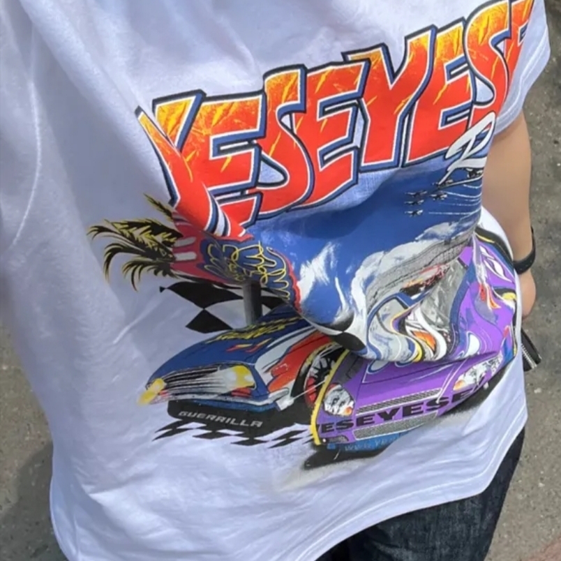 YESEYESEE Racing Tee White 착용 스타일