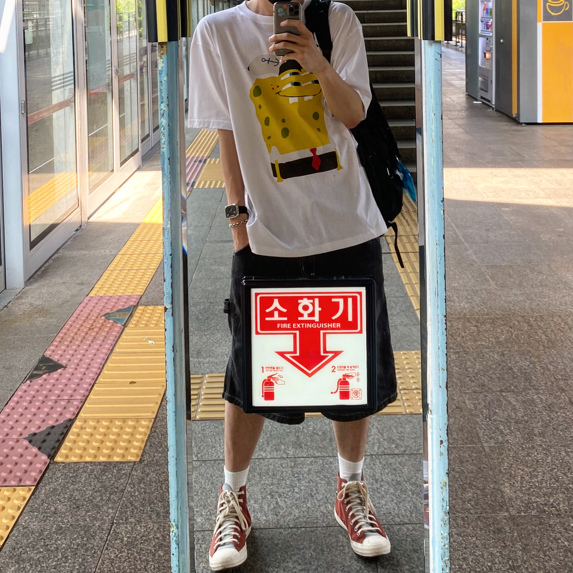 Converse x Naruto Chuck Taylor All Star Hi Ritual Red Natural Ivory, Uniqlo UT x CPFM x SpongeBob Graphic T-Shirt C White - KR 착용 스타일