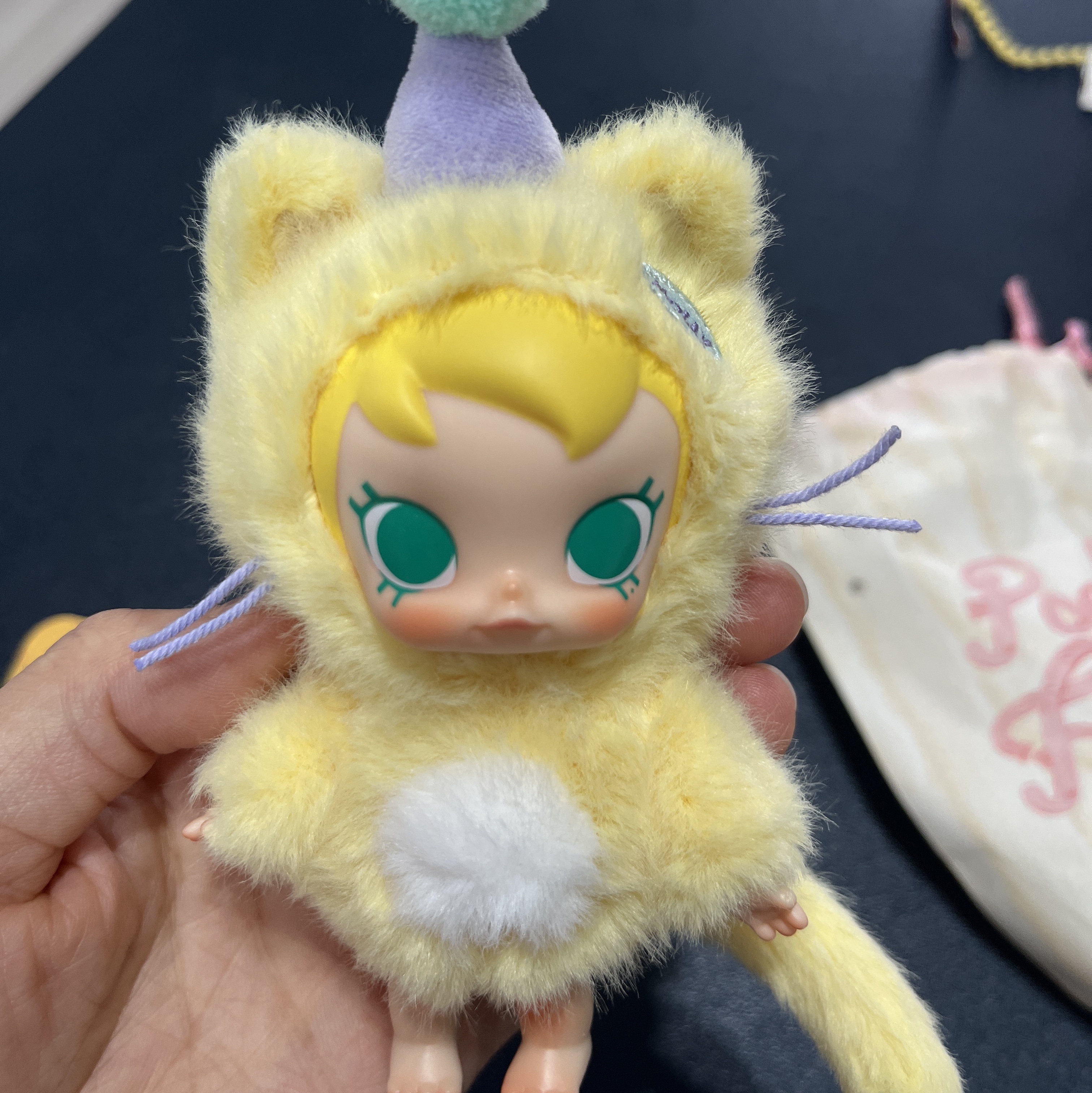 Pop Mart Baby Molly Pocket Friends Series Vinyl Plush Pendant (1 Blind Box) 착용 스타일 - 1