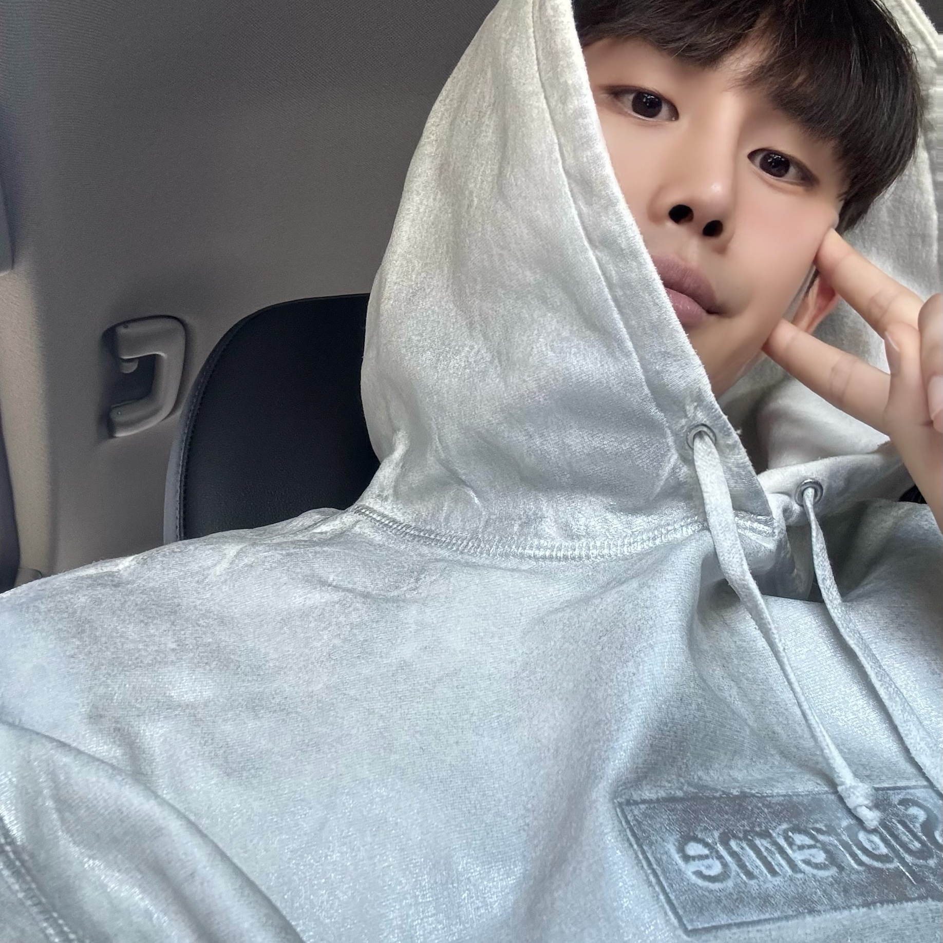 Supreme x MM6 Maison Margiela Foil Box Logo Hooded Sweatshirt White - 24SS, Casio MTP-B145D-2A1V 착용 스타일 - 1