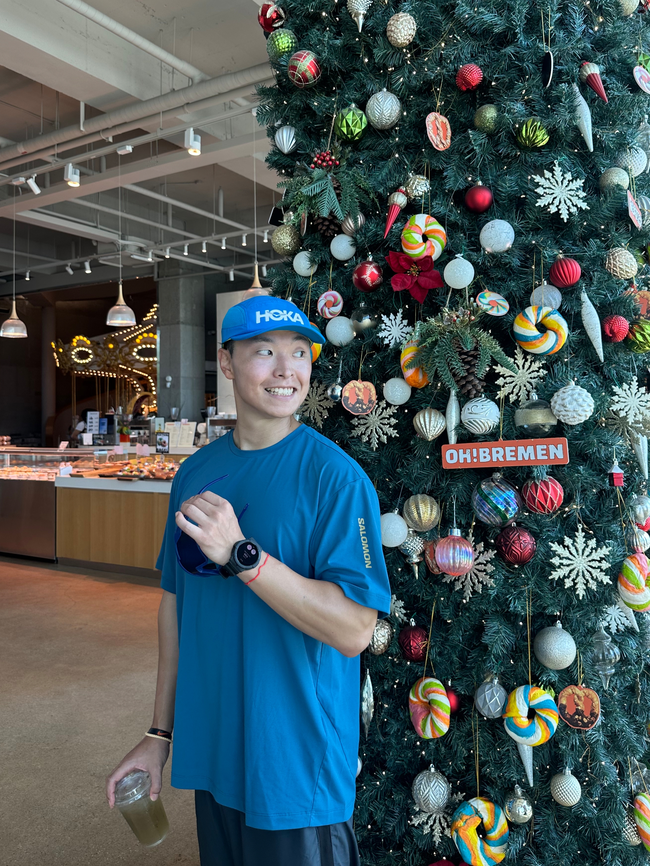 Hoka Run Hat Blue, Salomon Dynamic Circle T-Shirts Blue Night 착용 스타일 - 4