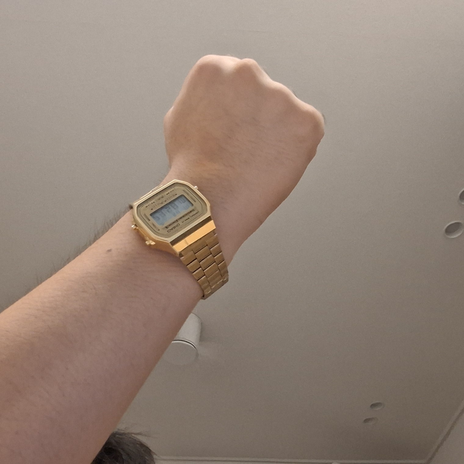 Casio A-168WG-9W 착용 스타일