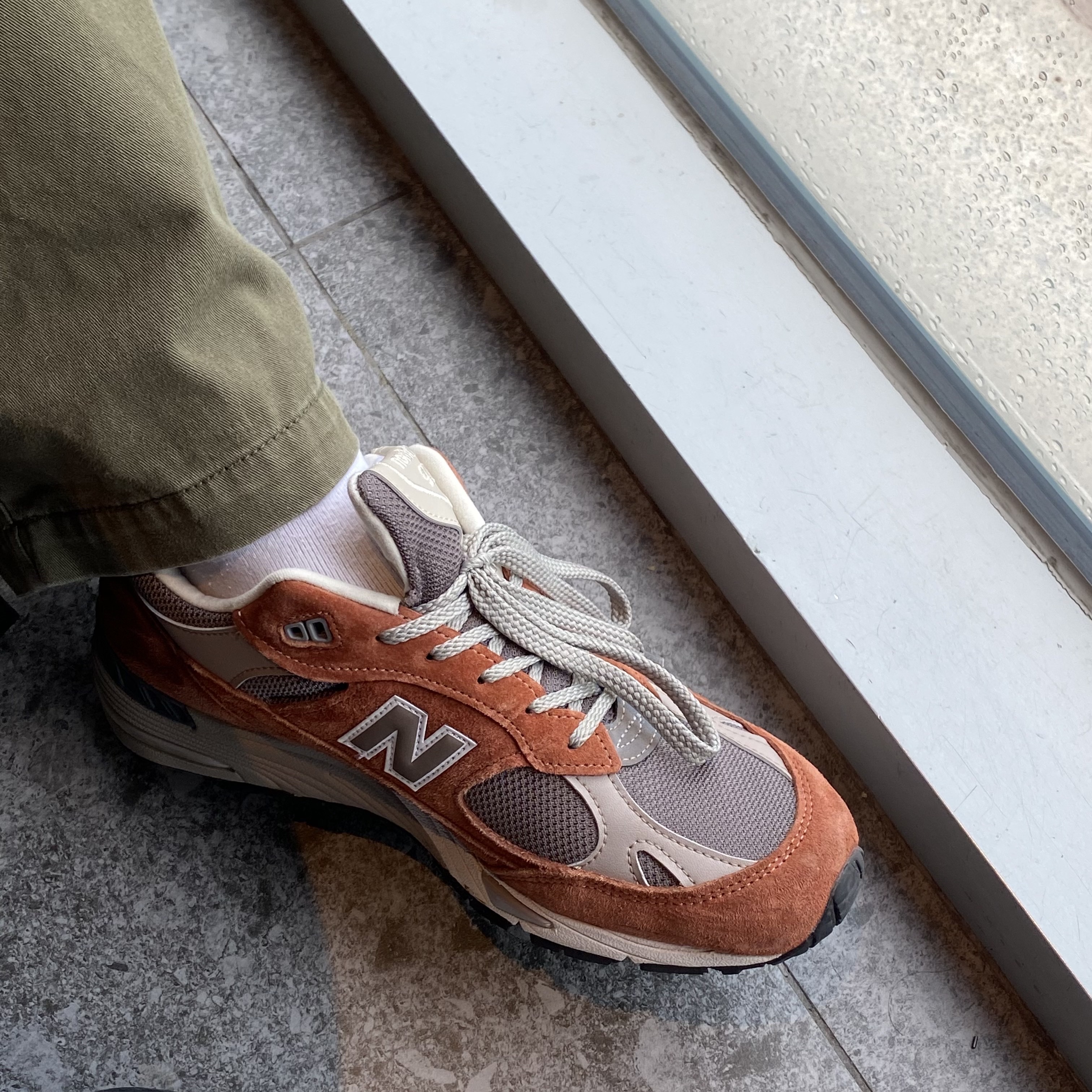 New Balance 991 Made in UK Sequoia Falcon 착용 스타일