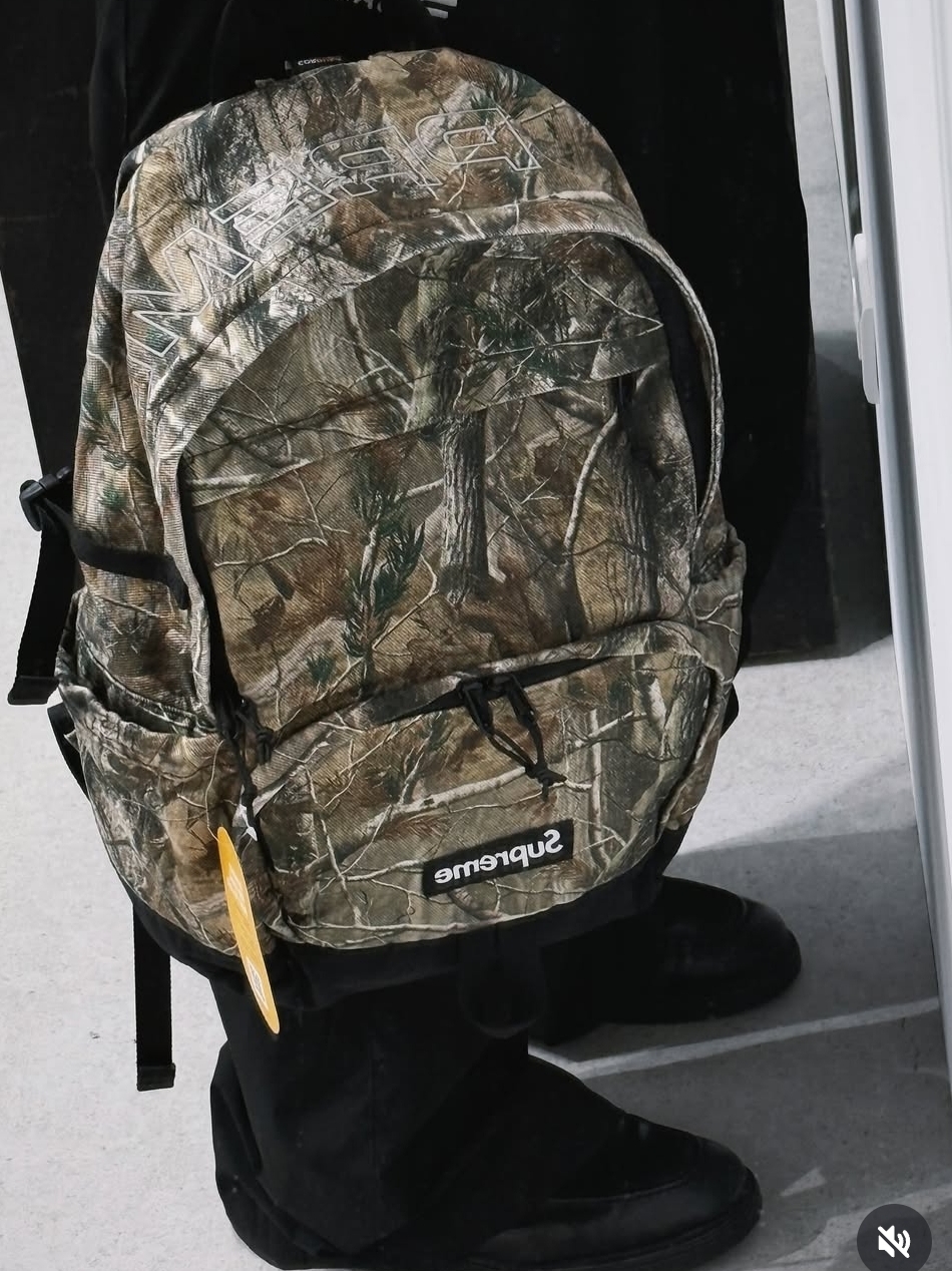Supreme Denim Backpack Realtree AP Camo - 25FW 착용 스타일
