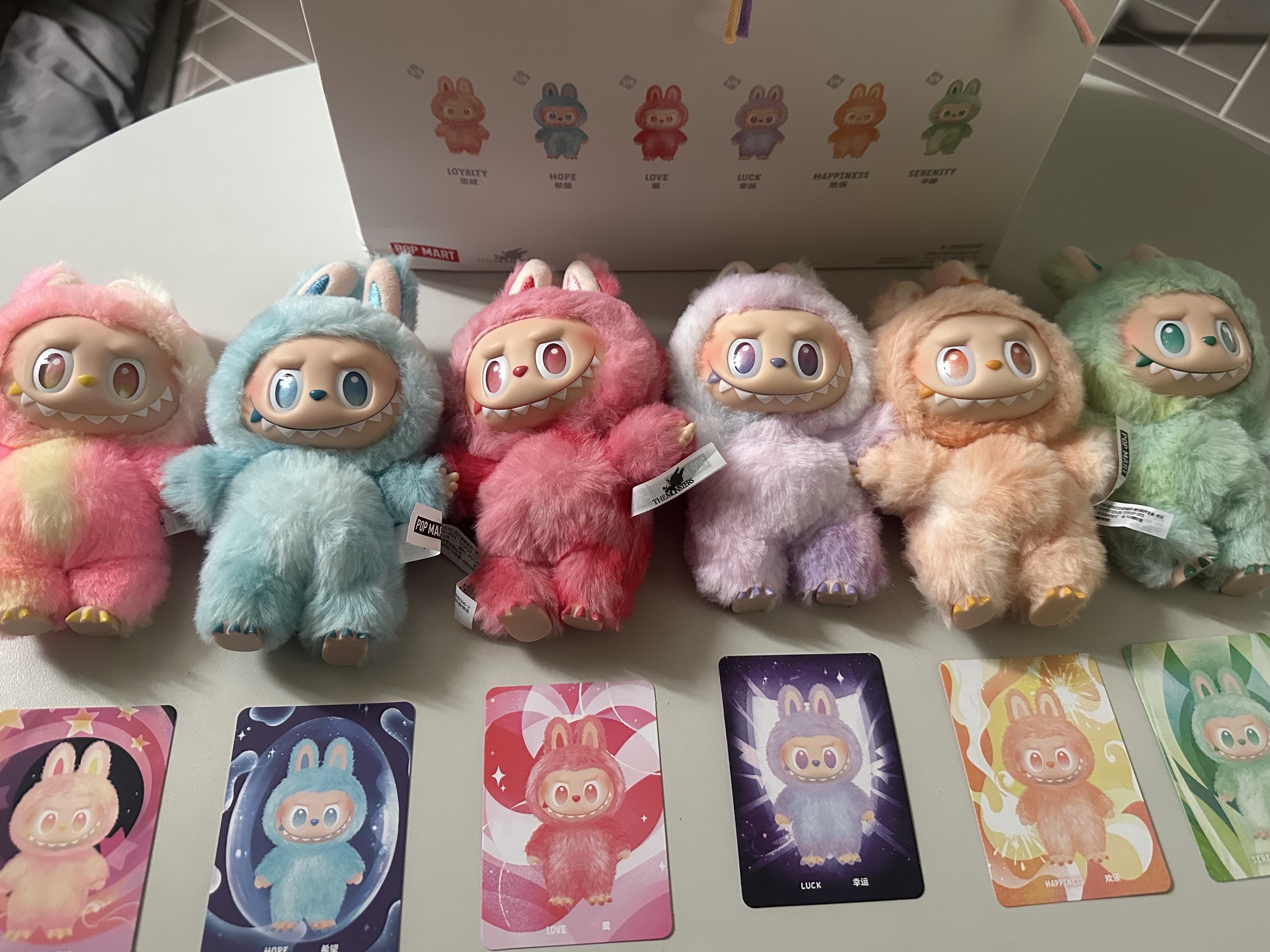 Pop Mart Labubu The Monsters Highlight Series Sealed Case (6 Blind Boxes) 착용 스타일