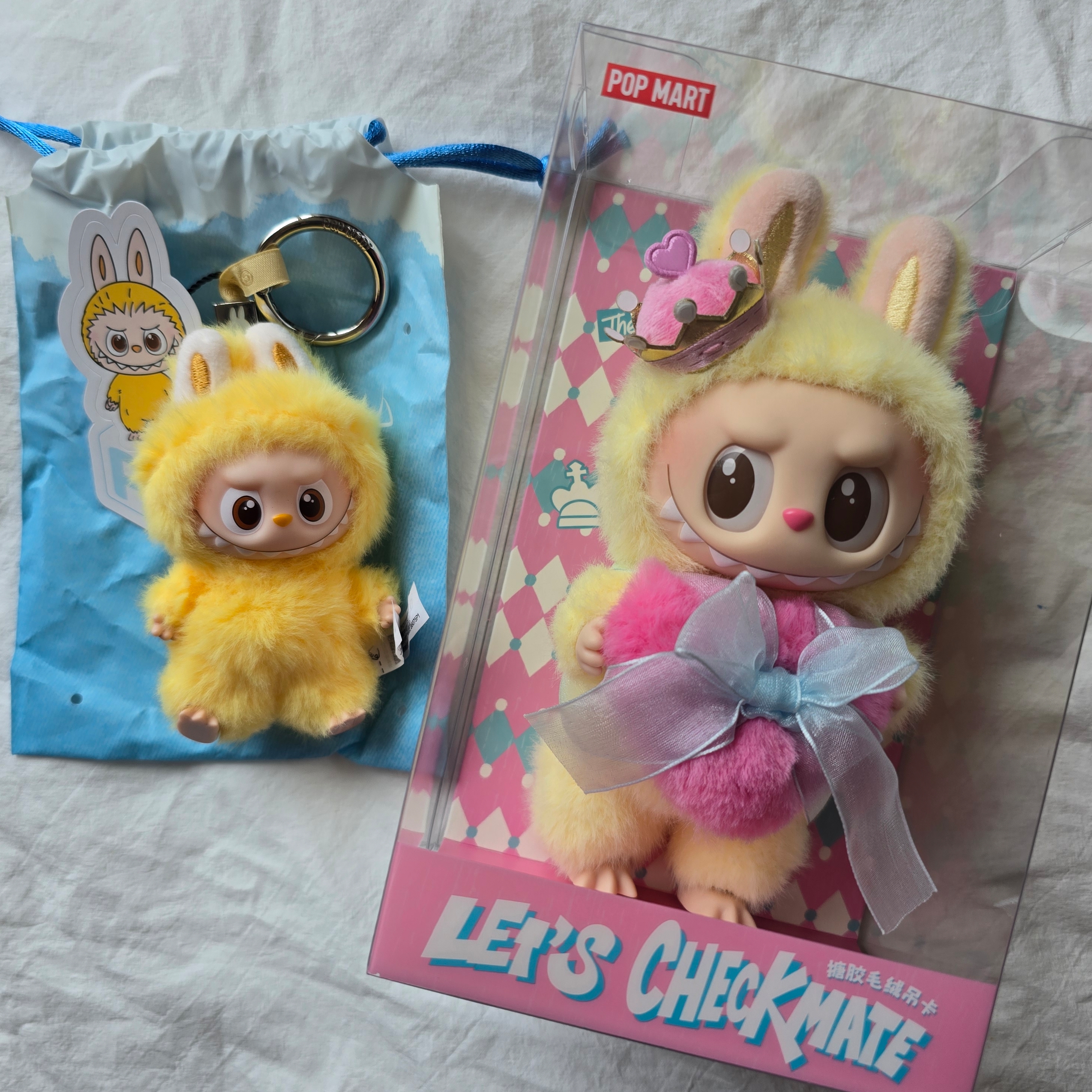 Pop Mart Labubu The Monsters Pin For Love Series Vinyl Plush Pendant (N-Z) P (Opened Case), Pop Mart The Monsters Checkmate Series Plush Keyring 착용 스타일