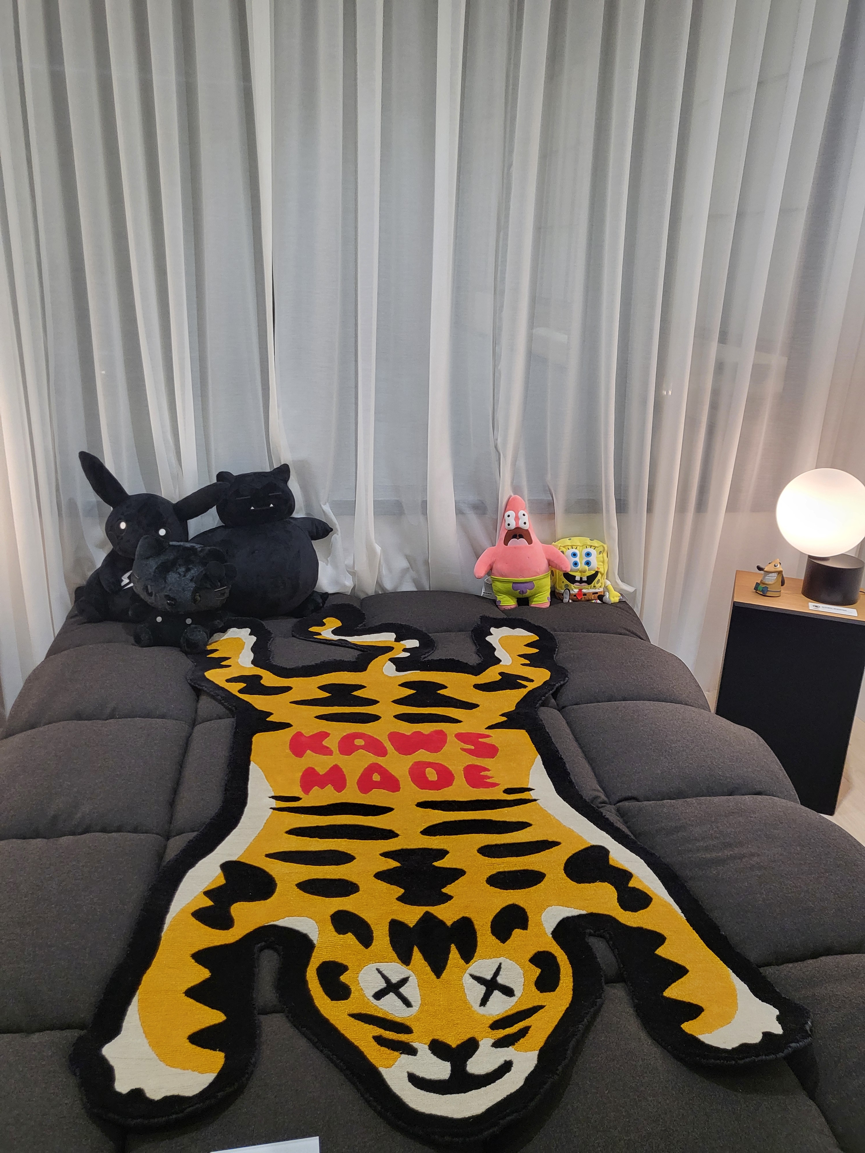 <Art in Life, Life in Art 2> Summer Special Ticket, Fragment x Pokemon INN Thunderbolt Project TBP Plush Pikachu M Black 착용 스타일 - 1
