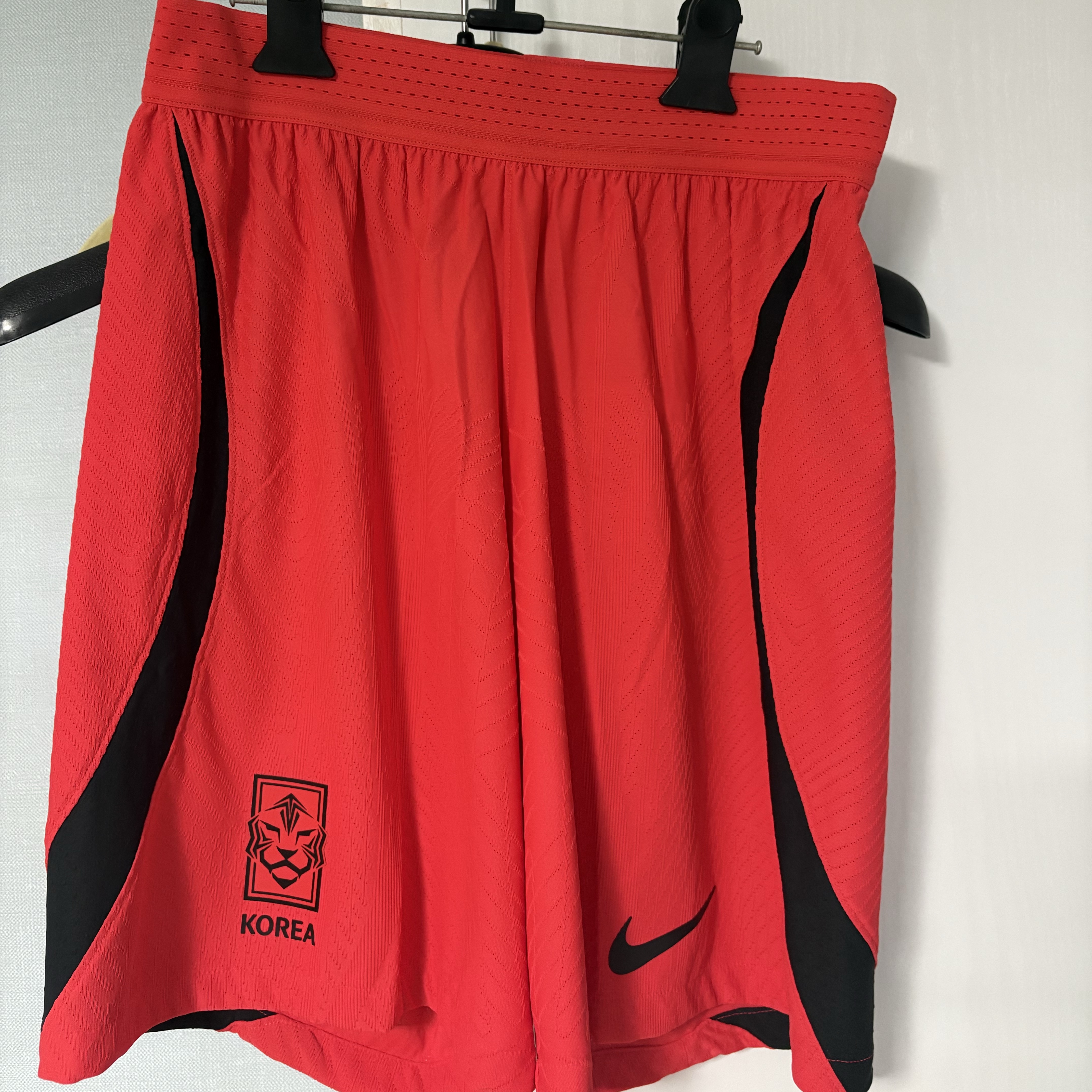 Nike Korea 2022/23 Dri-Fit ADV Player Issue Home Shorts Global Red (Non Marking Ver.) 착용 스타일