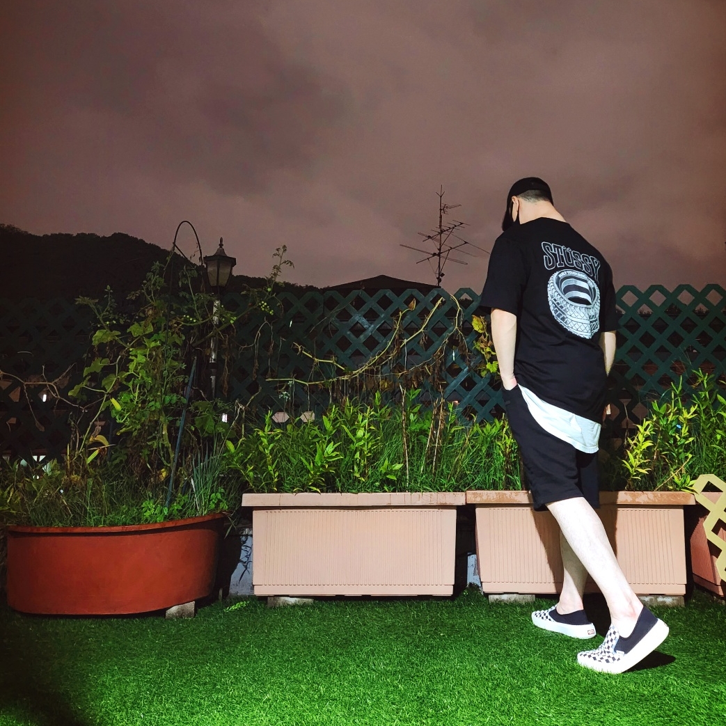 Stussy Tough Tread T-Shirt Black, Vans Checkerboard Comfycush One Black 착용 스타일 - 2