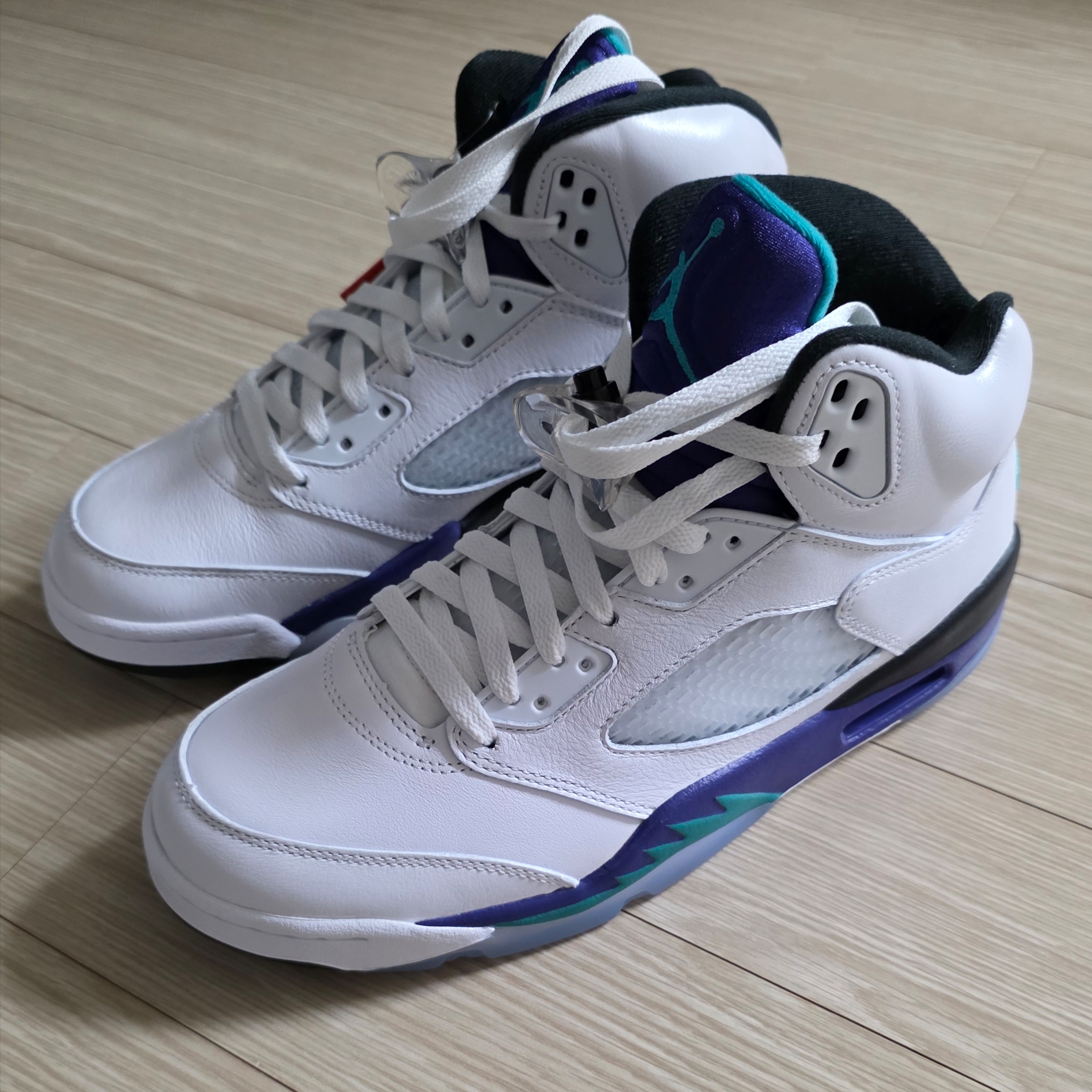 Jordan 5 Retro Grape 2025 착용 스타일