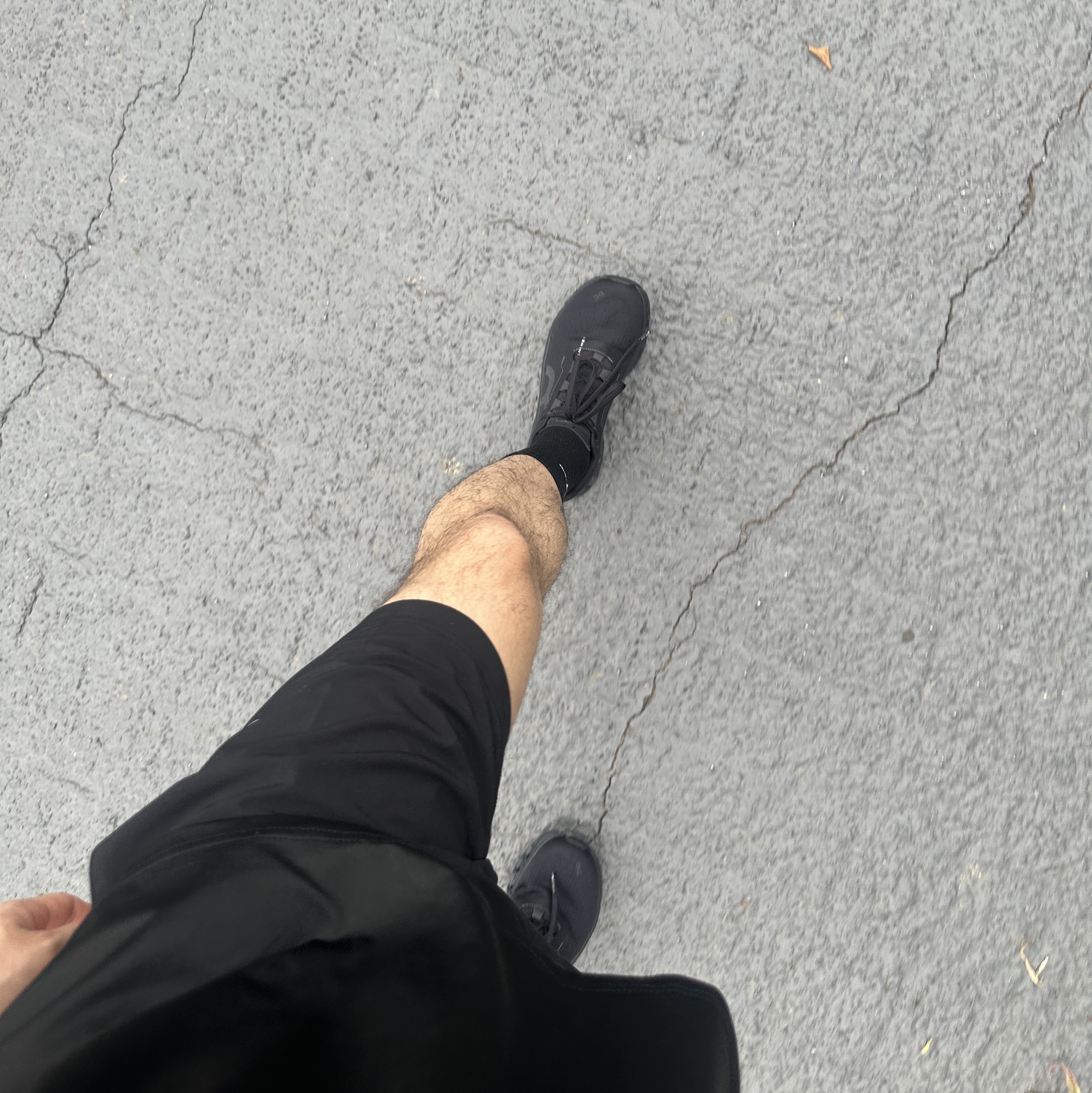 On Running Cloudmonster All Black 착용 스타일 - 1