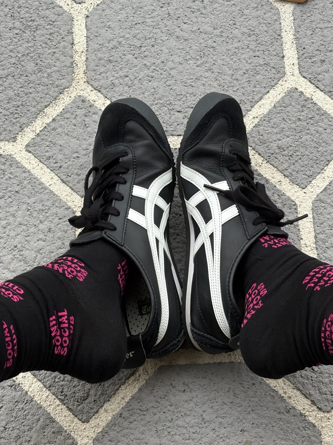 Onitsuka Tiger Mexico 66 Black White 착용 스타일 - 5
