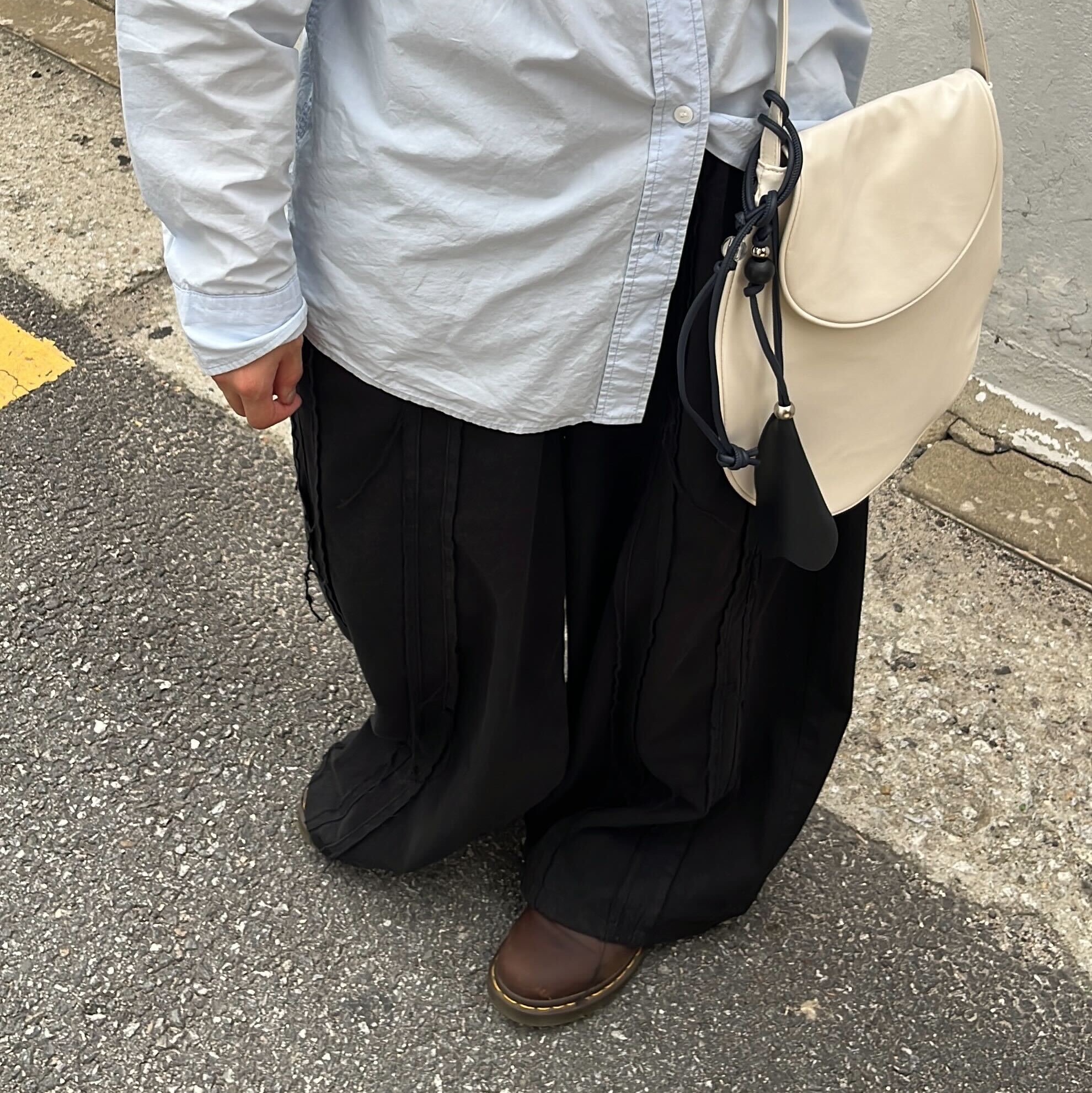 ACOC Double Round Shoulder Bag_Ivory 착용 스타일