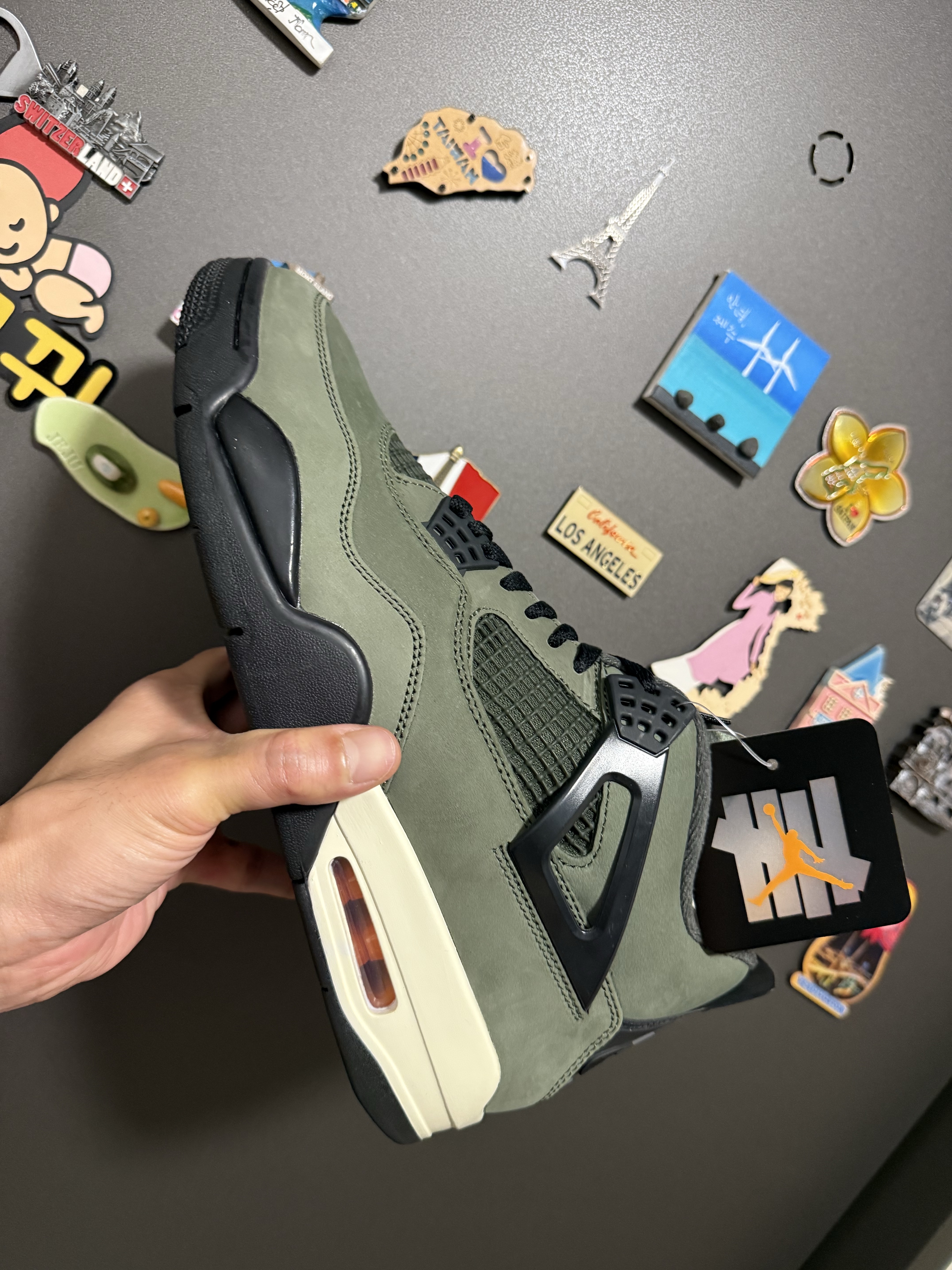 Jordan 4 x Undefeated Retro OG SP Deep Green and Clementine, YESEYESEE Y.E.S Hardware L/S Light Navy 착용 스타일 - 1