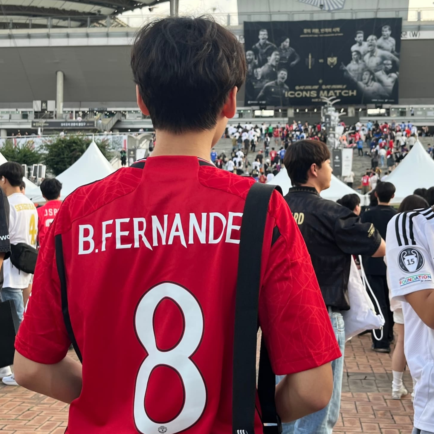 Adidas Manchester United 2023/24 Home Jersey Team Collegiate Red - KR Sizing (Non Marking Ver.), Adidas Manchester United Terrace Icon Track Top Black - KR Sizing 착용 스타일 - 2