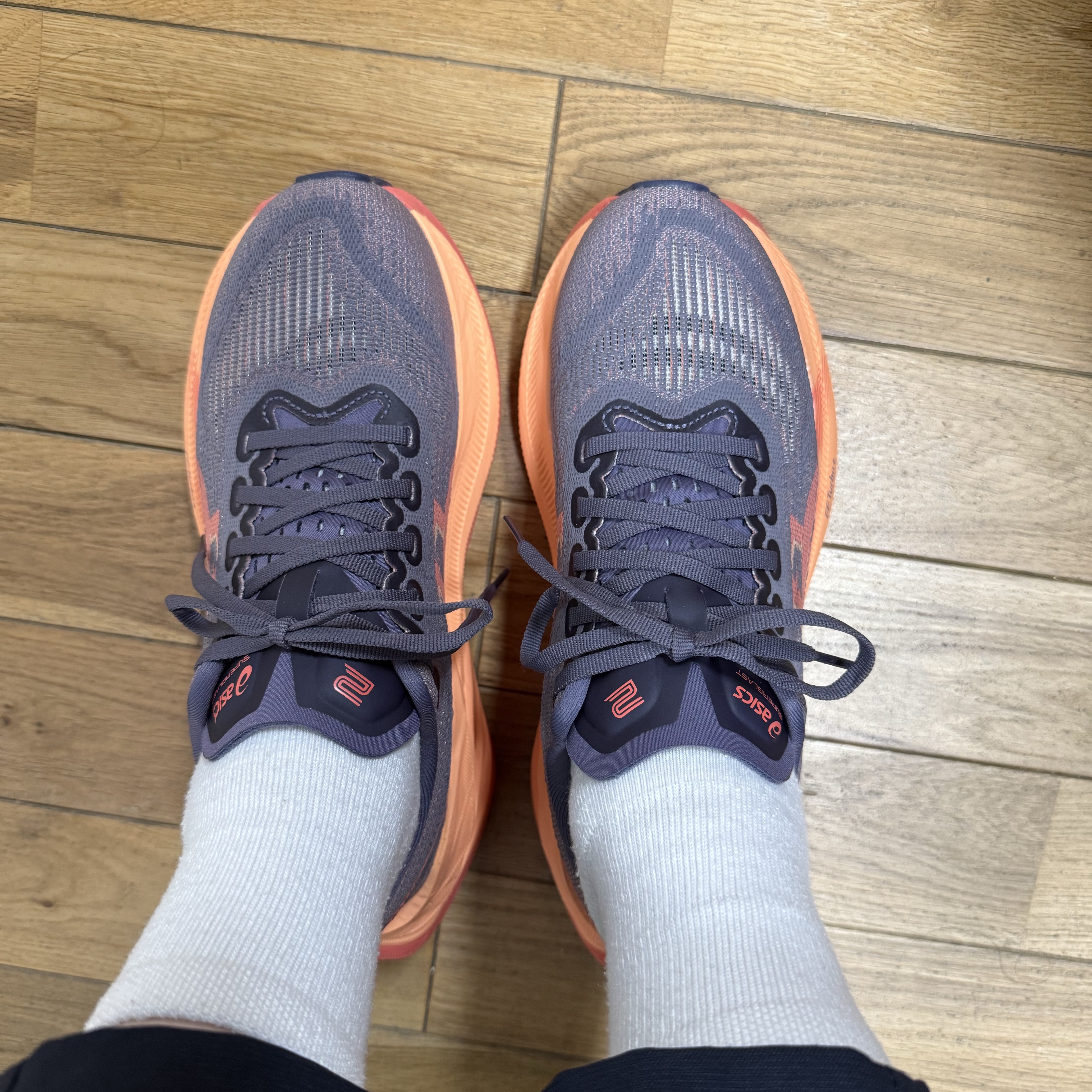 Asics Superblast 2 Greyish Purple Coral Reef 착용 스타일