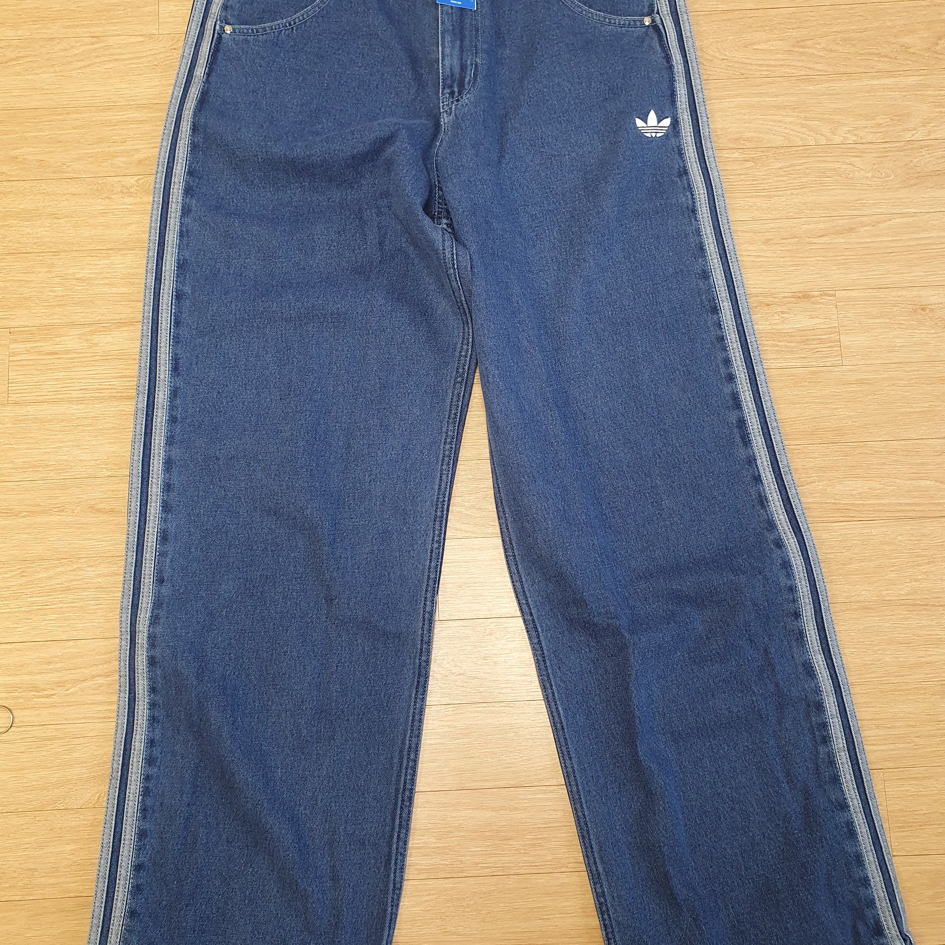 Adidas Adicolor Denim Firebird Pants Medium Blue Denim - KR Sizing 착용 스타일