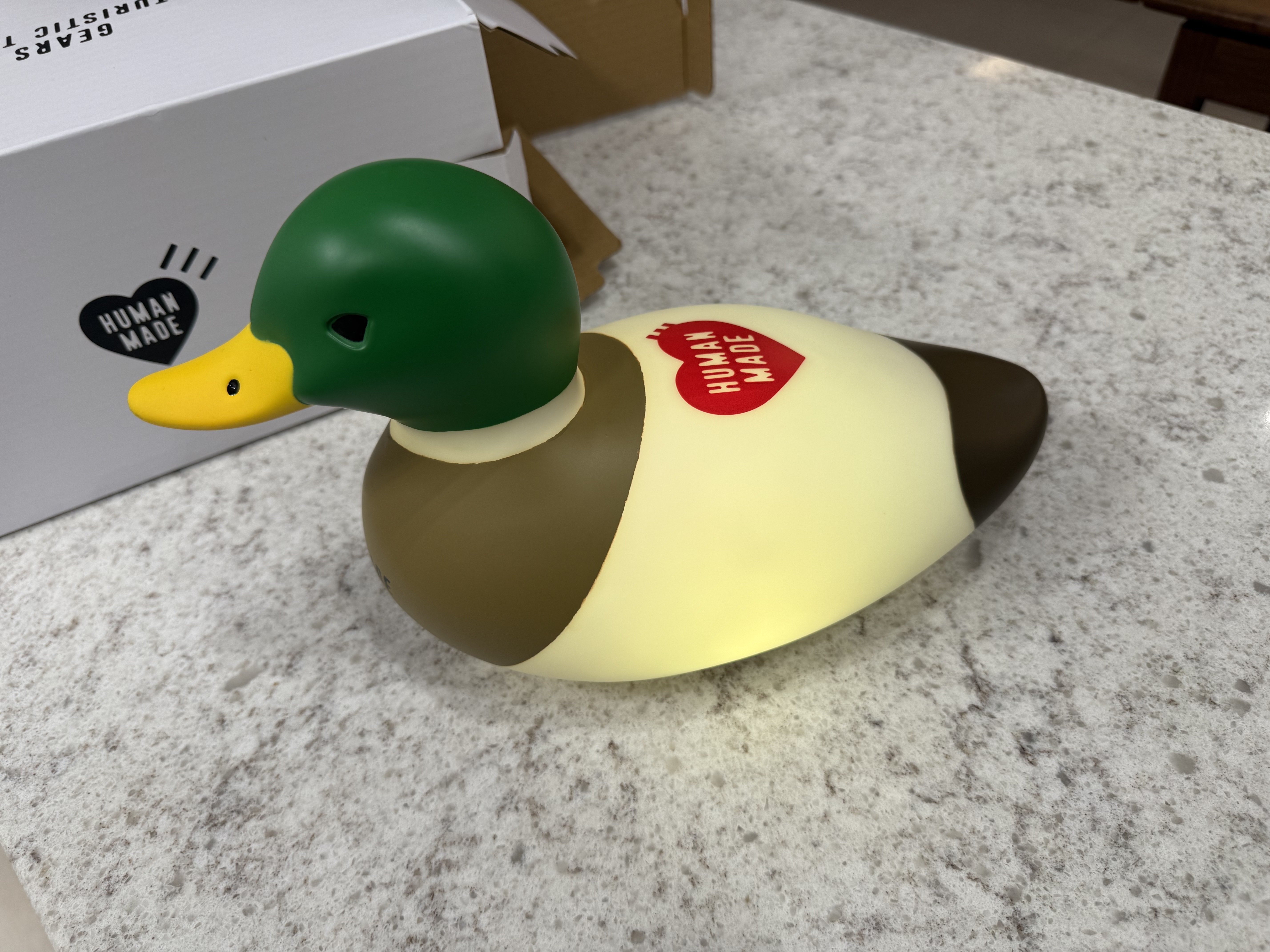 Human Made Rubber Duck Lamp Green 착용 스타일 - 2