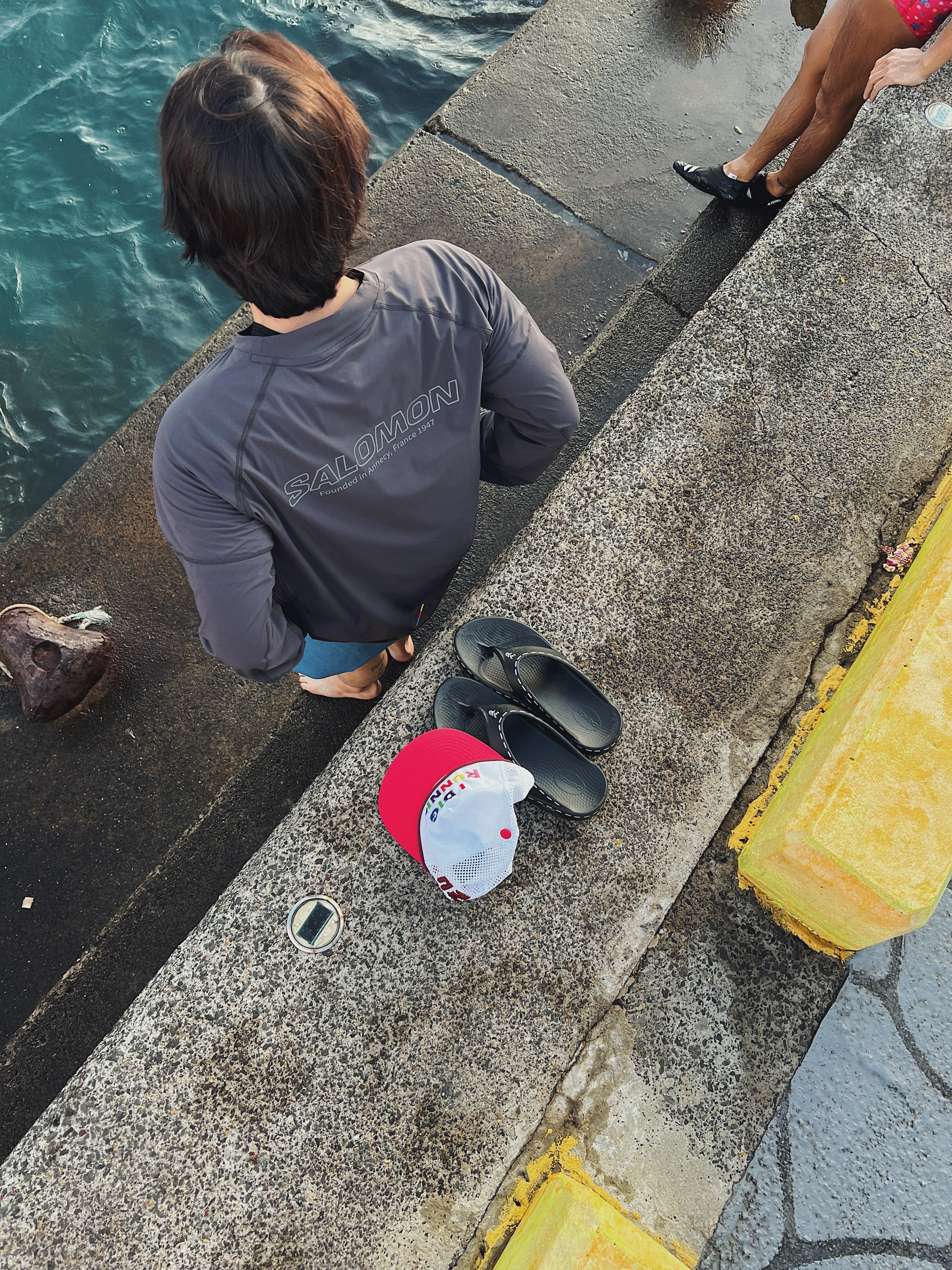 Salomon X Air Long Sleeve Black, Alex Zono I Dig Running Rainbow Trucker Hat White Red 착용 스타일 - 5