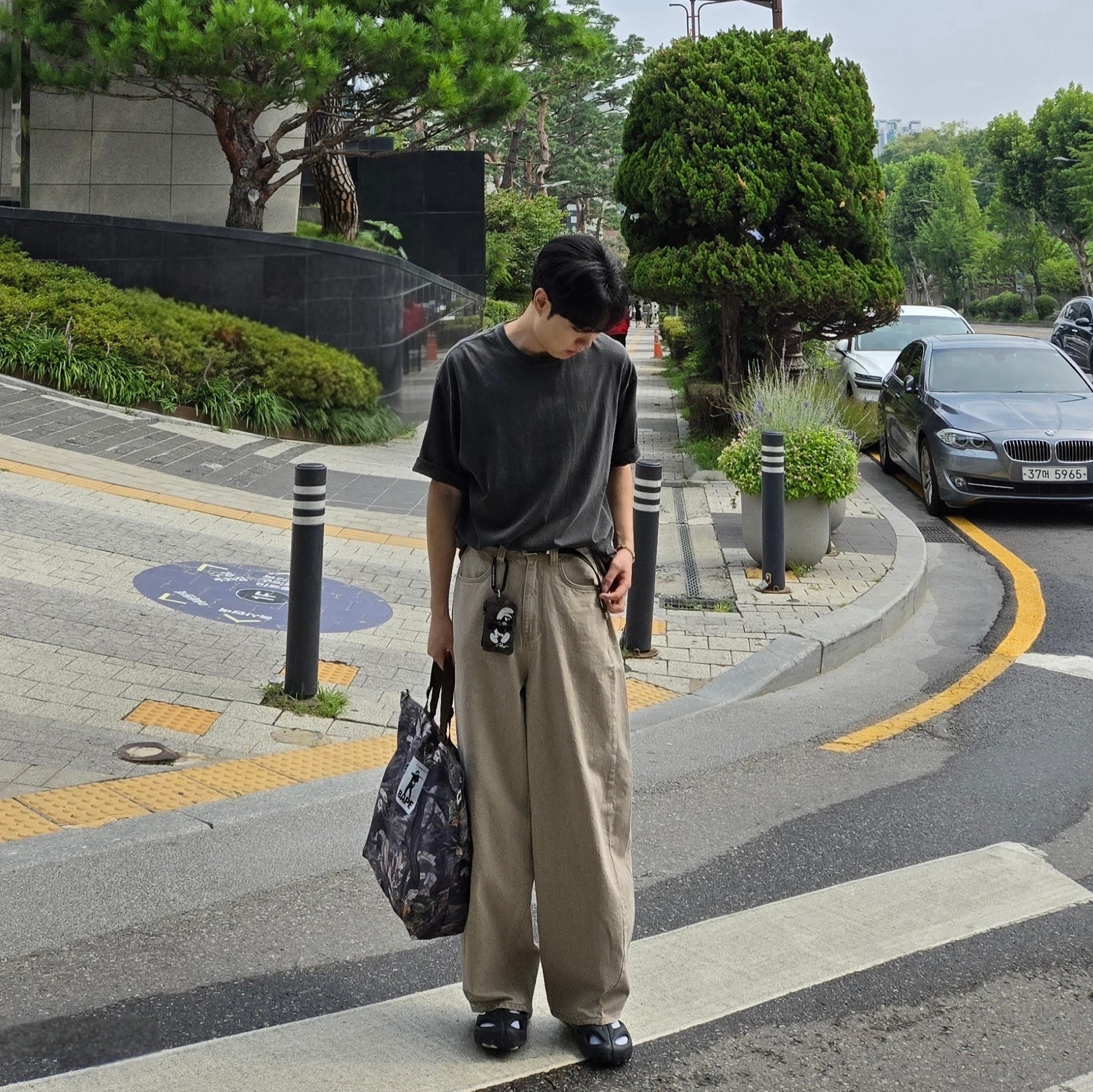 noun Wide Curved Denim Pants Sand Beige, Keen Shanti Black Dawn Blue 착용 스타일
