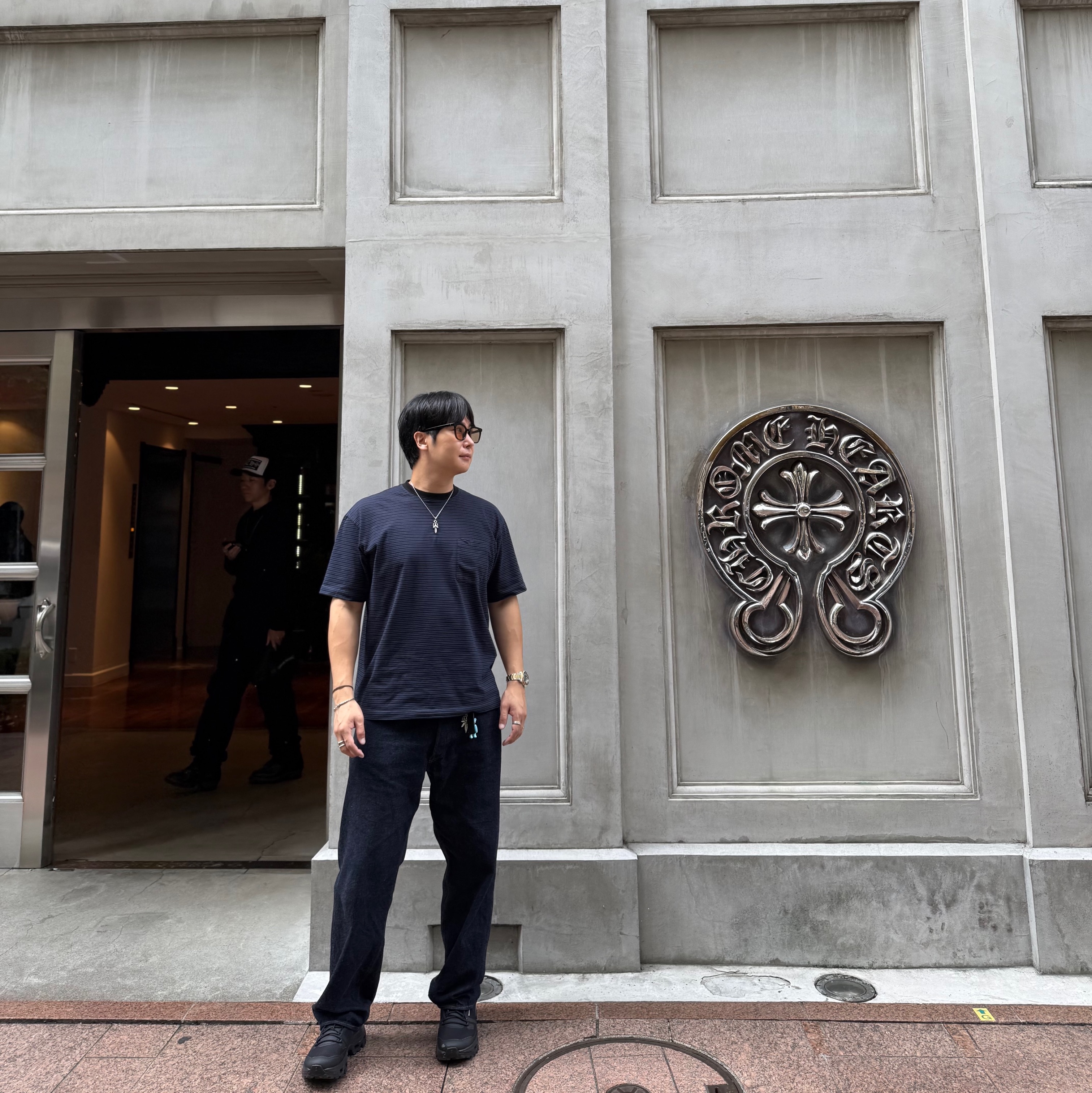 On Running Cloudrock Low WP Black, Comoli 5P Denim Pants Navy - 23SS 착용 스타일 - 2
