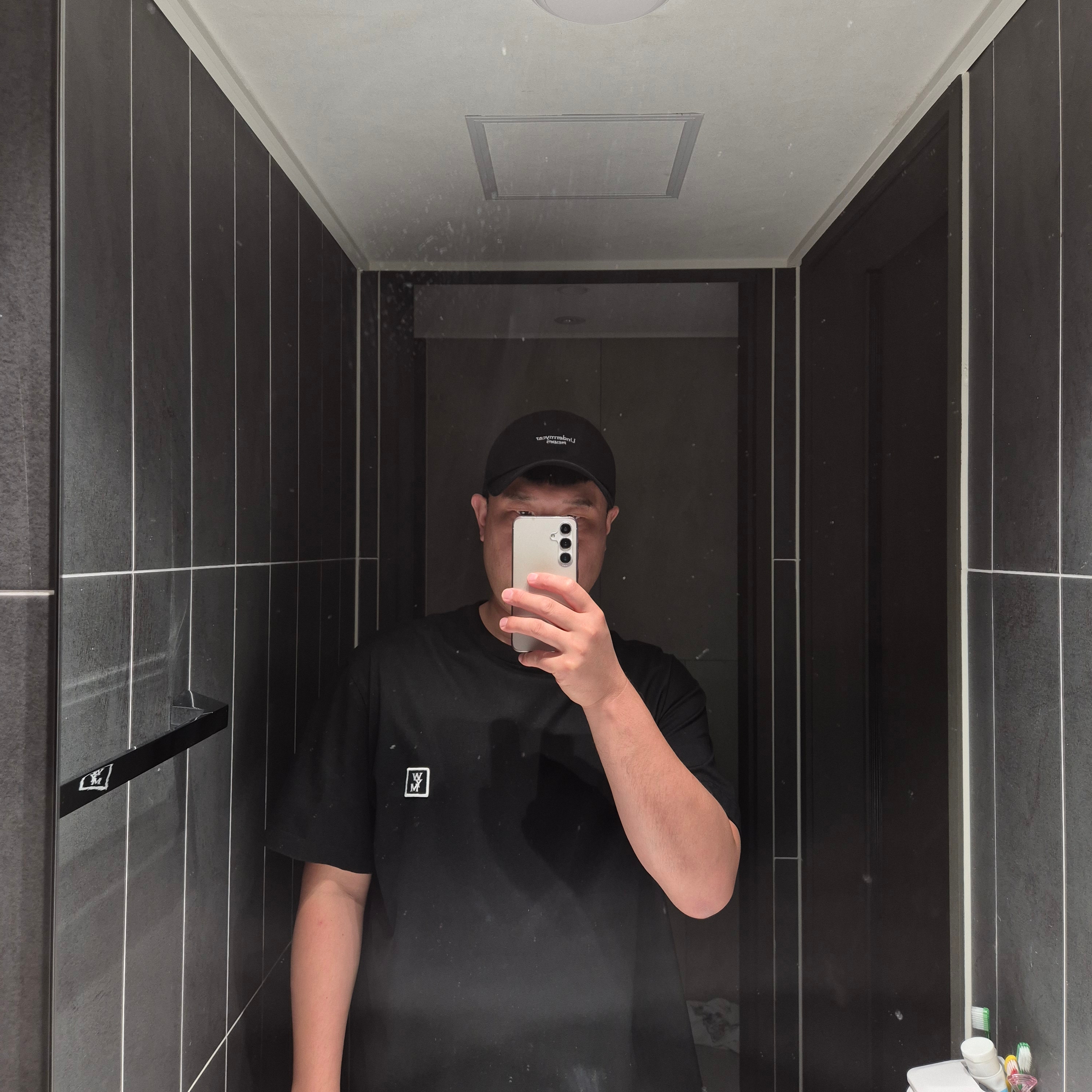 Wooyoungmi Cotton Back Logo T-shirt Black - 23SS 착용 스타일