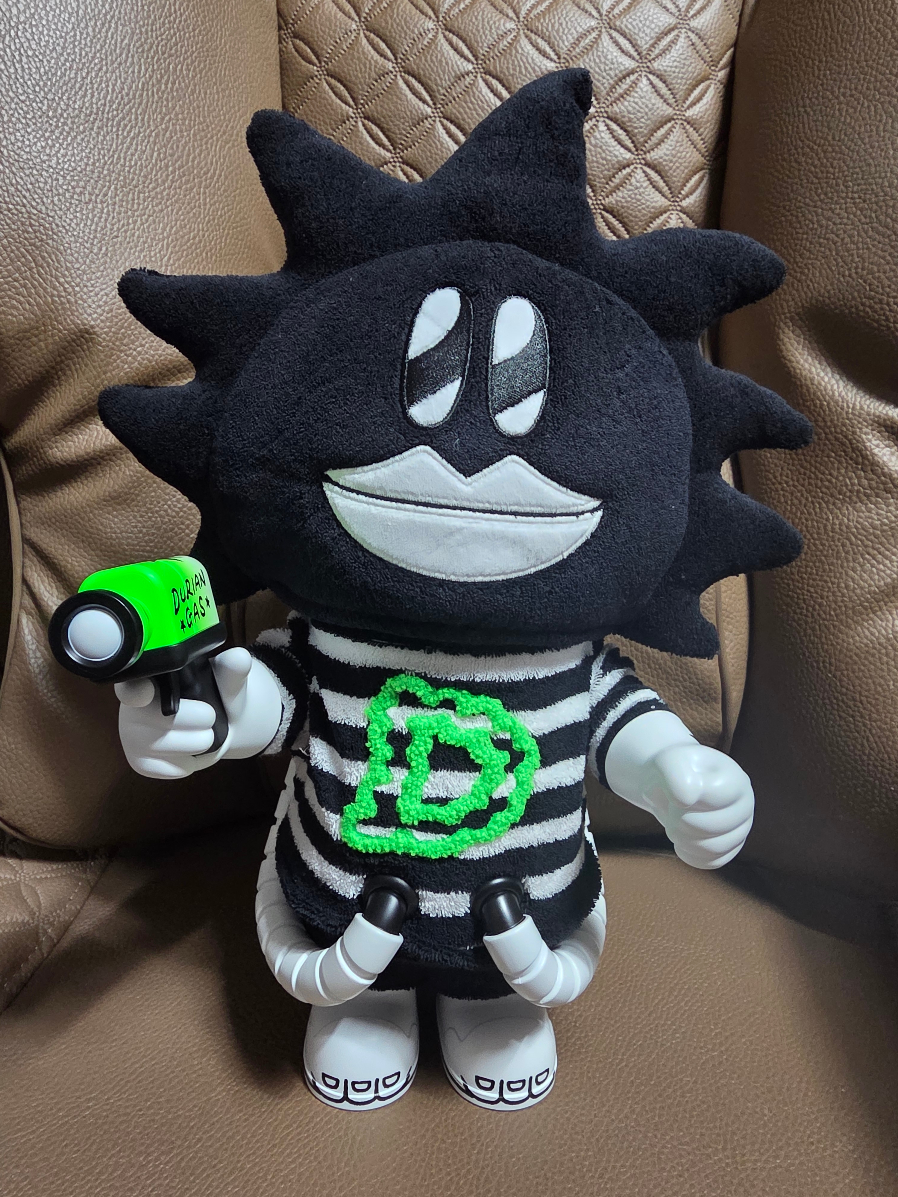 Pop Mart Mega Space Molly Lala Company Durian Man 400% 착용 스타일 - 1
