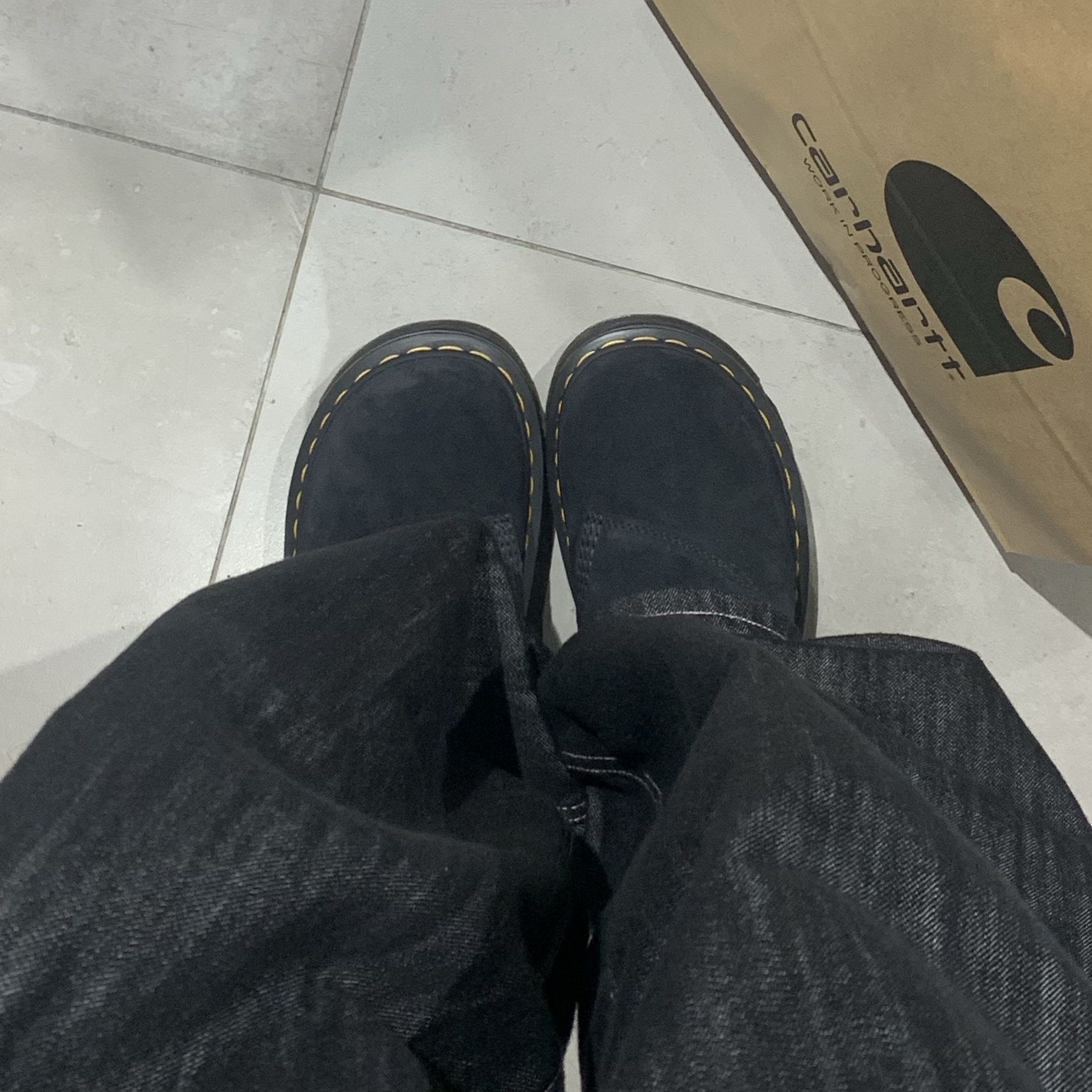 Dr. Martens Zebzag Anywair Mules Black 착용 스타일