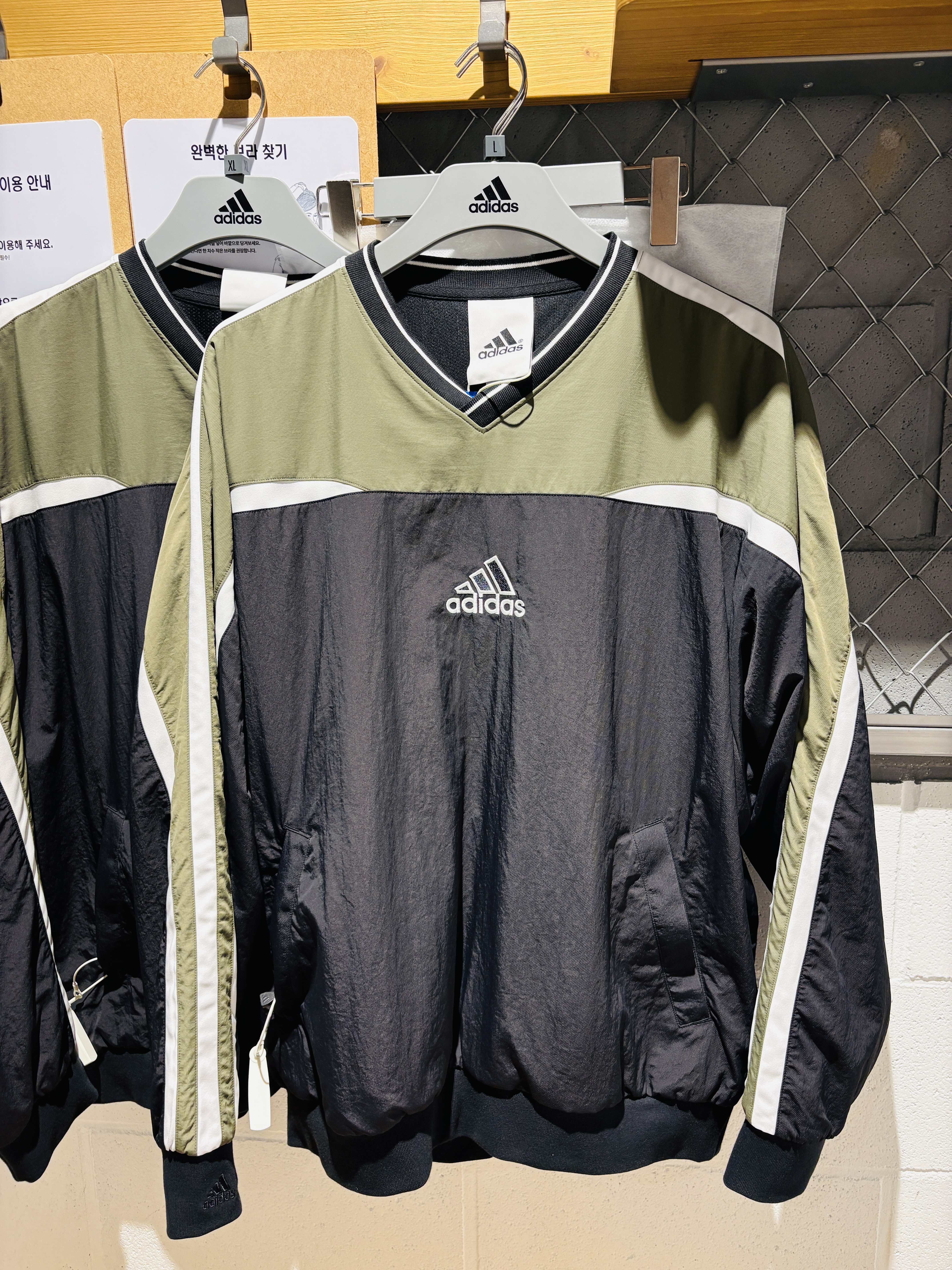 Ader Error x Zara Pleated Cap Beige, Essentials Volley Shorts Linen - Ssense Exclusive 착용 스타일 - 3