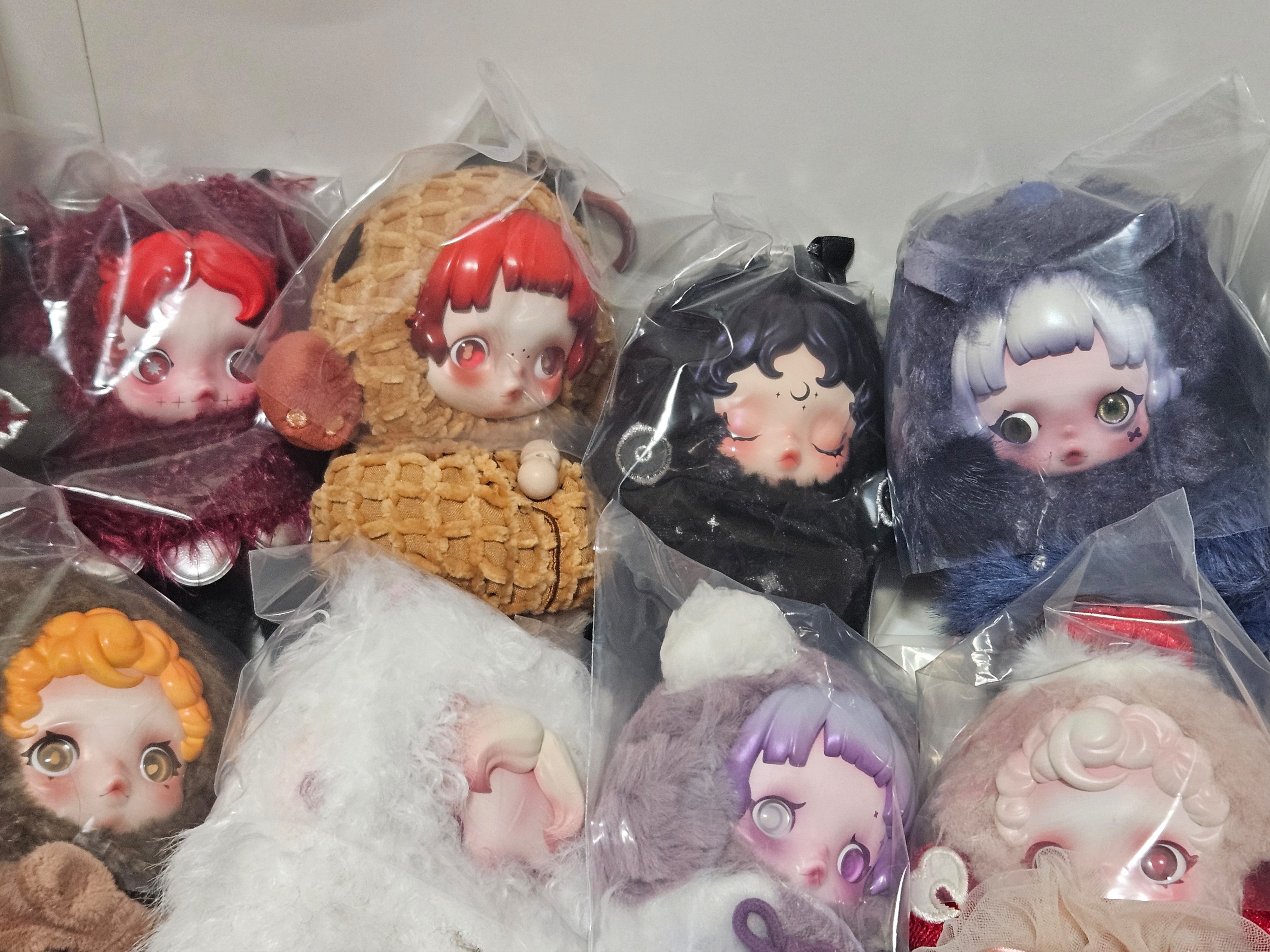 Pop Mart Skullpanda You Found Me ! Series Plush Doll Pendant Sealed Case (9 Blind Boxes), Pop Mart Skullpanda You Found Me ! Series Plush Doll Pendant Chomp (Opened Case) μ°©μ© μ€νμΌ