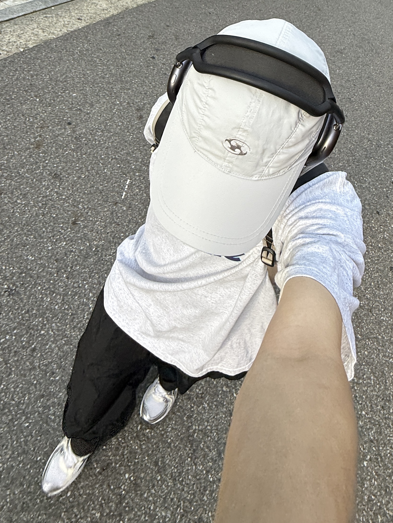 (W) Asics Gel-Kayano 14 White Midnight, Supreme Pinline T-Shirt Ash Grey - 24SS 착용 스타일 - 4