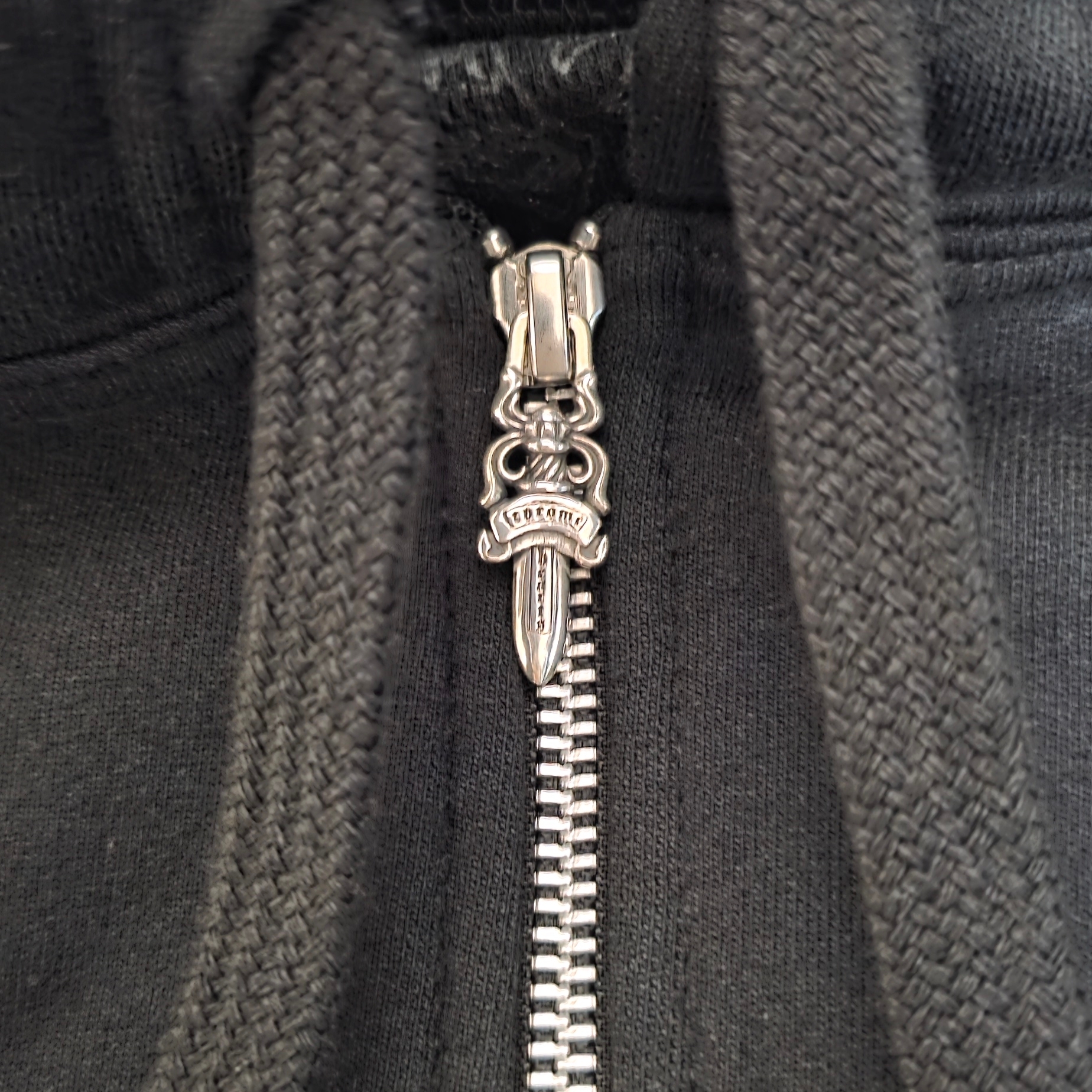 Chrome Hearts Horseshoe Floral Heavyweight Zip-Up Hoodie Black 착용 스타일 - 4