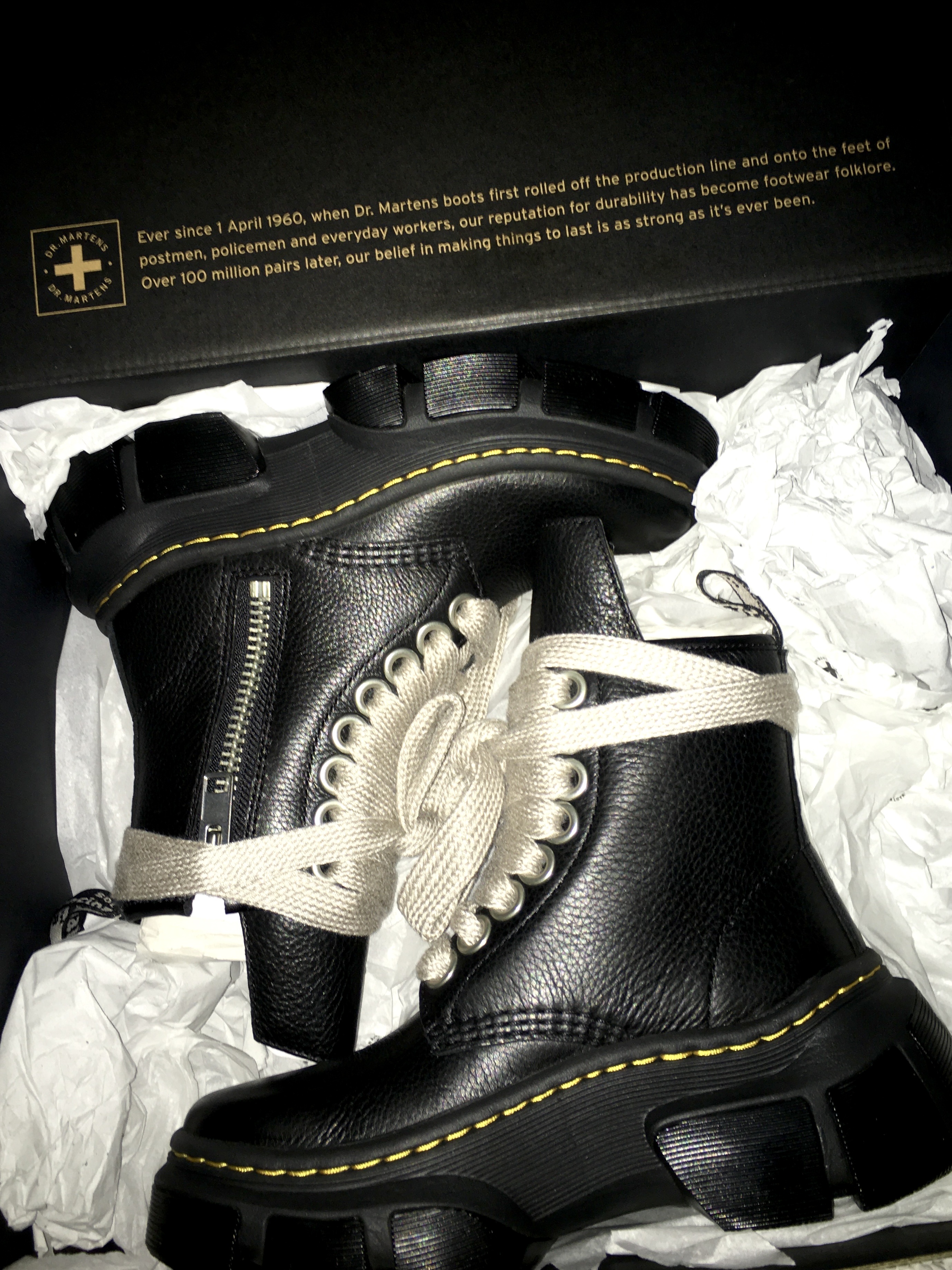 Dr. Martens x Rick Owens 1460 DMXL Jumbo Lace Boots Black 착용 스타일
