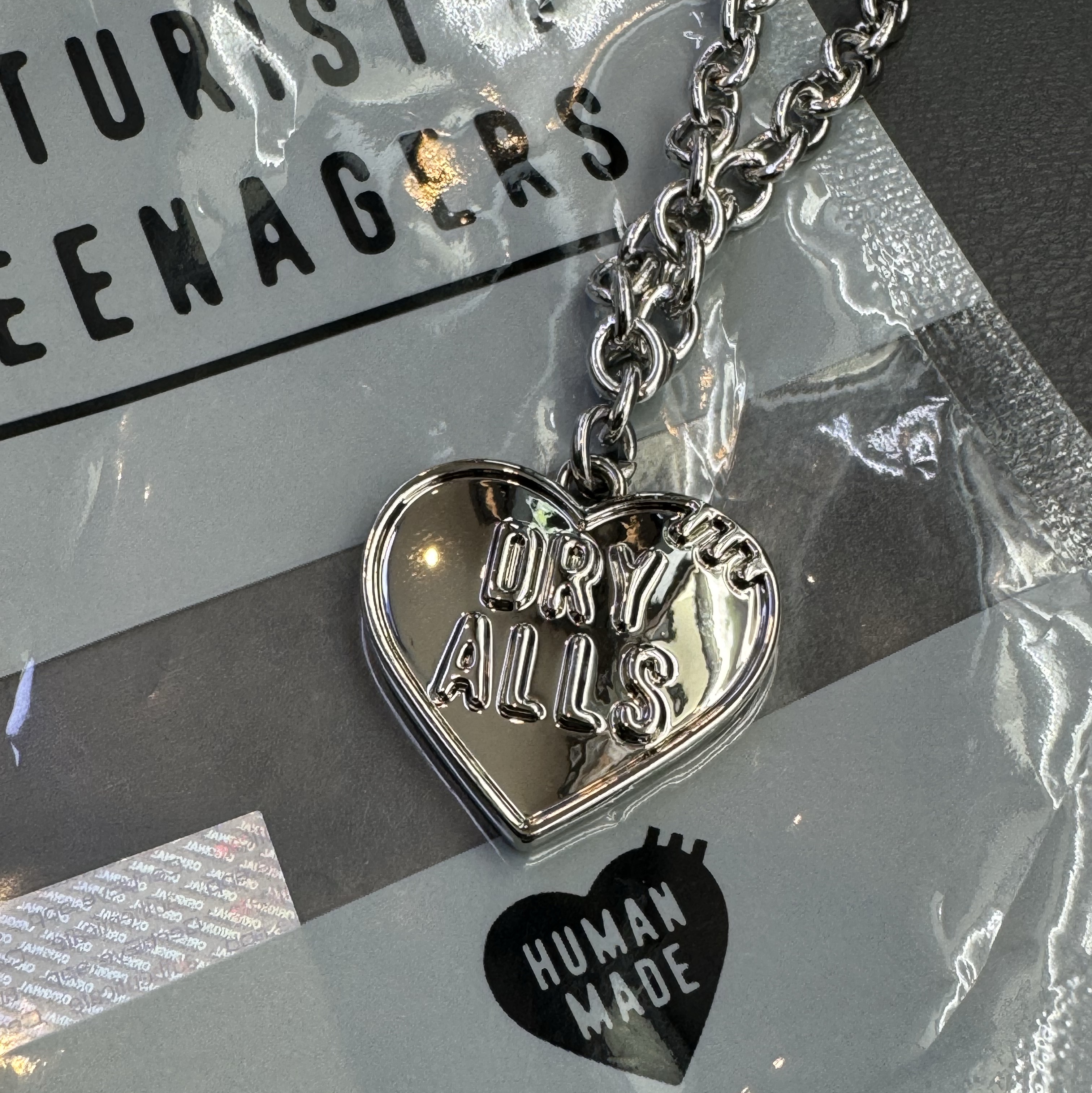 Human Made Heart Necklace Blue 착용 스타일 - 2
