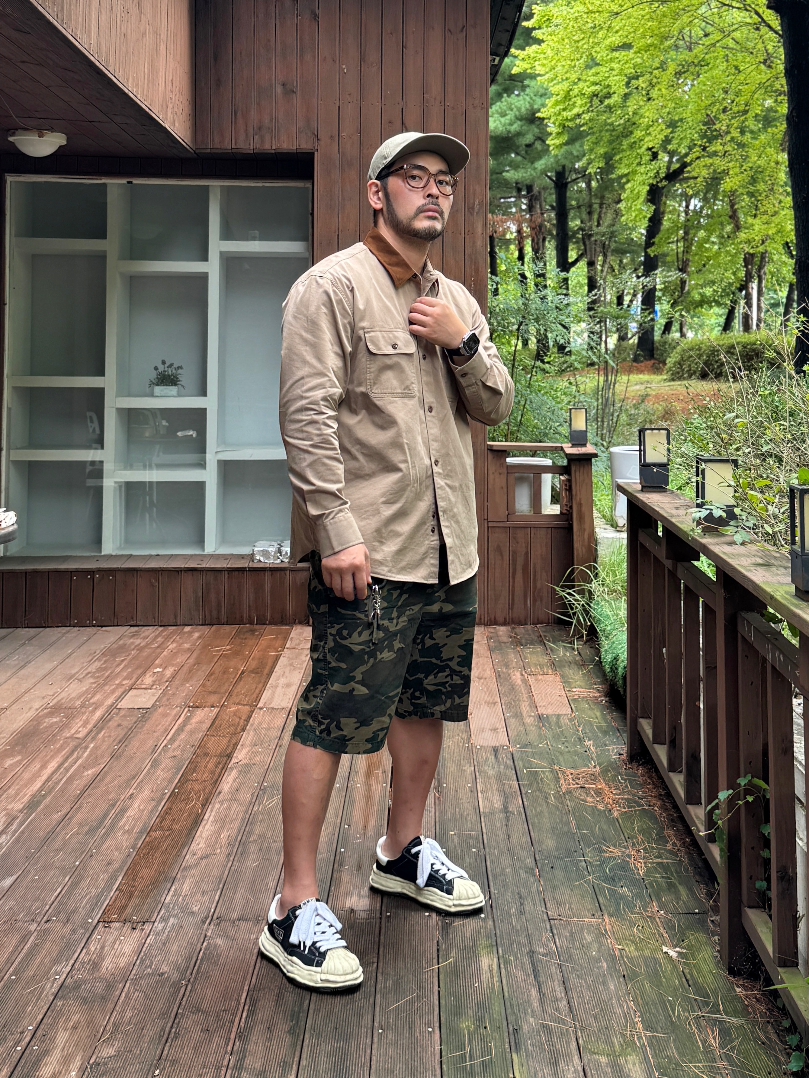 Maison Mihara Yasuhiro Blakey VL OG Sole Canvas Low-top Sneakers Black, YESEYESEE Plaid Wing Jacket Blue 착용 스타일 - 2