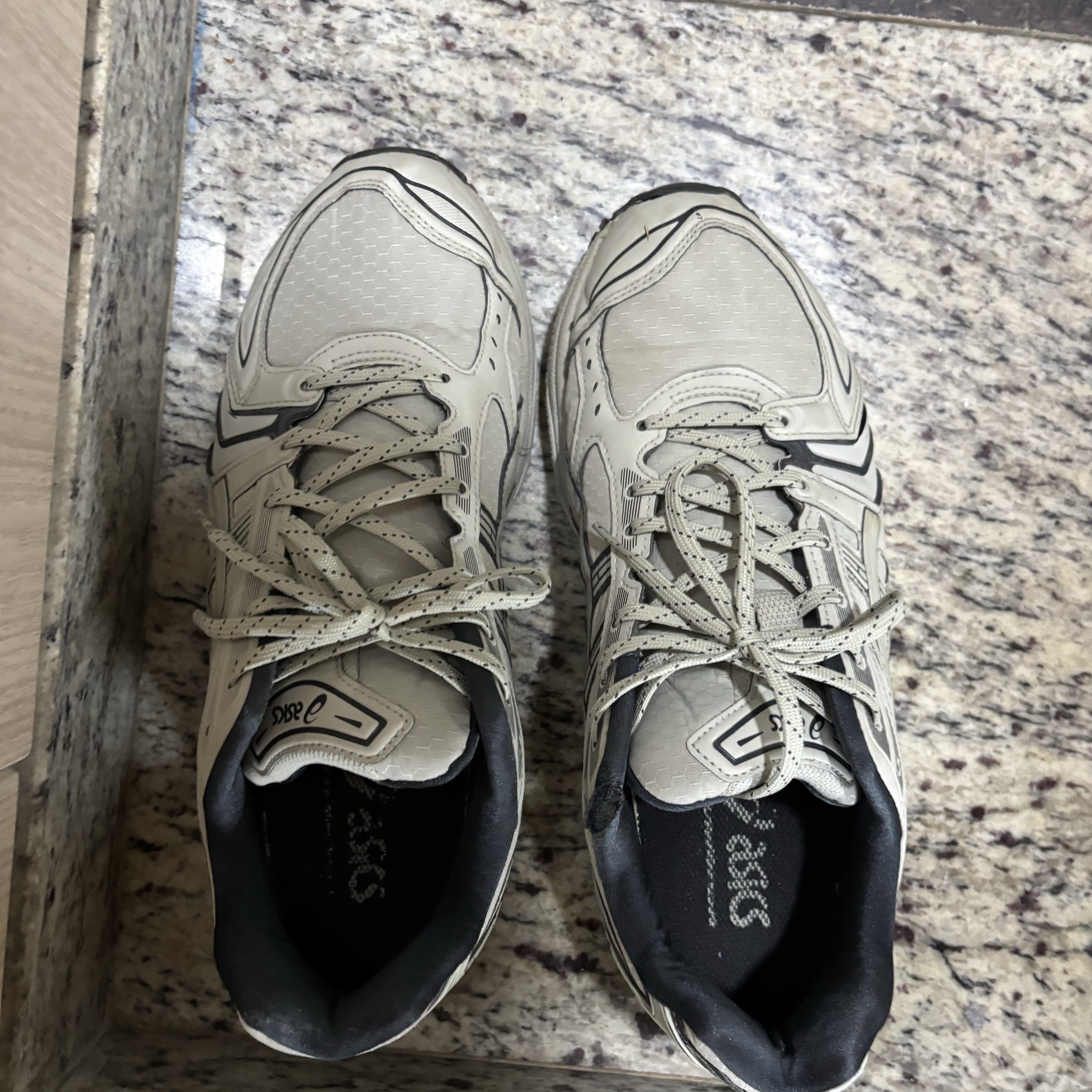 Asics Gel-Kayano 14 Earthenware Pack White Sage Graphite Grey 착용 스타일
