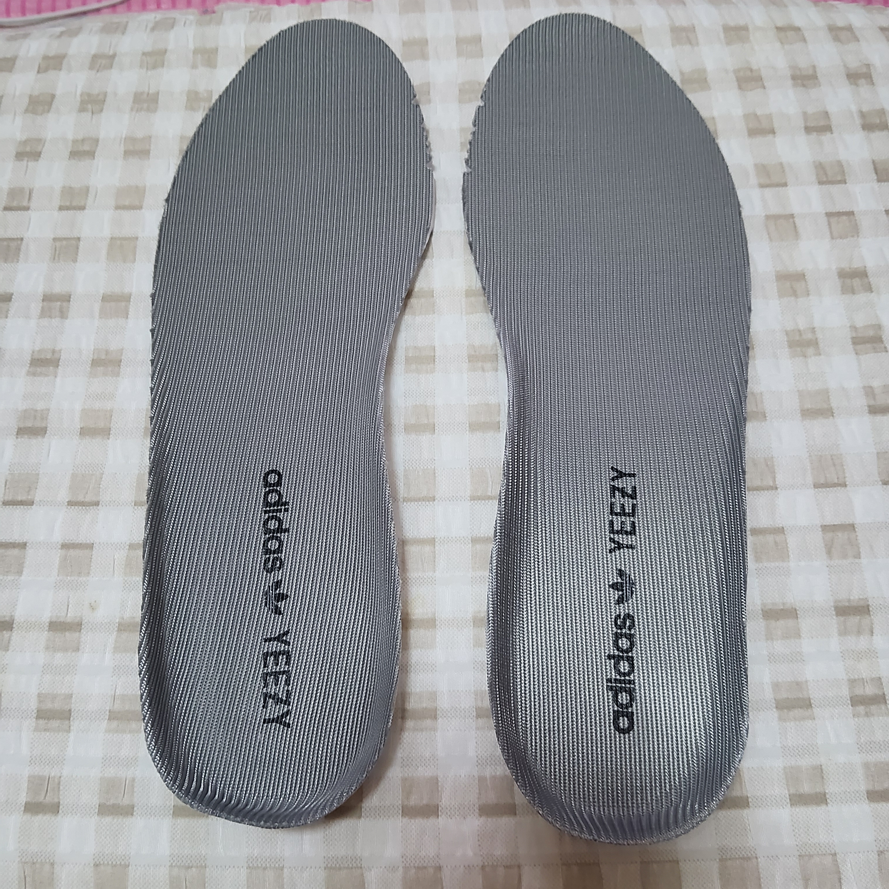 Adidas Yeezy Boost 350 V2 Beluga - Reflective 착용 스타일 - 6