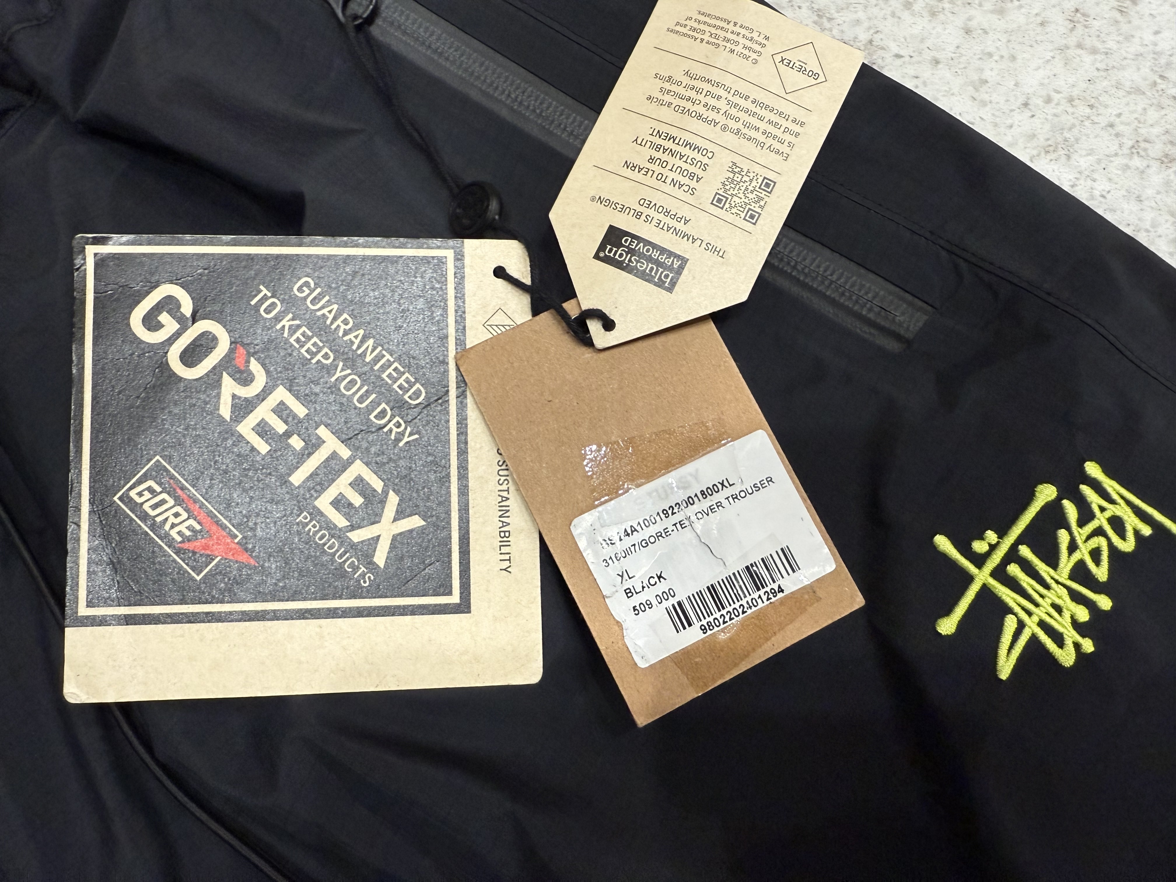 Stussy Gore-Tex Over Trouser Black 착용 스타일 - 7