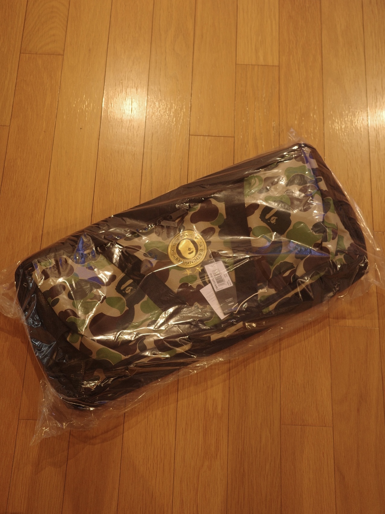 Adidas x BAPE Duffle Bag Crew Green 착용 스타일 - 1