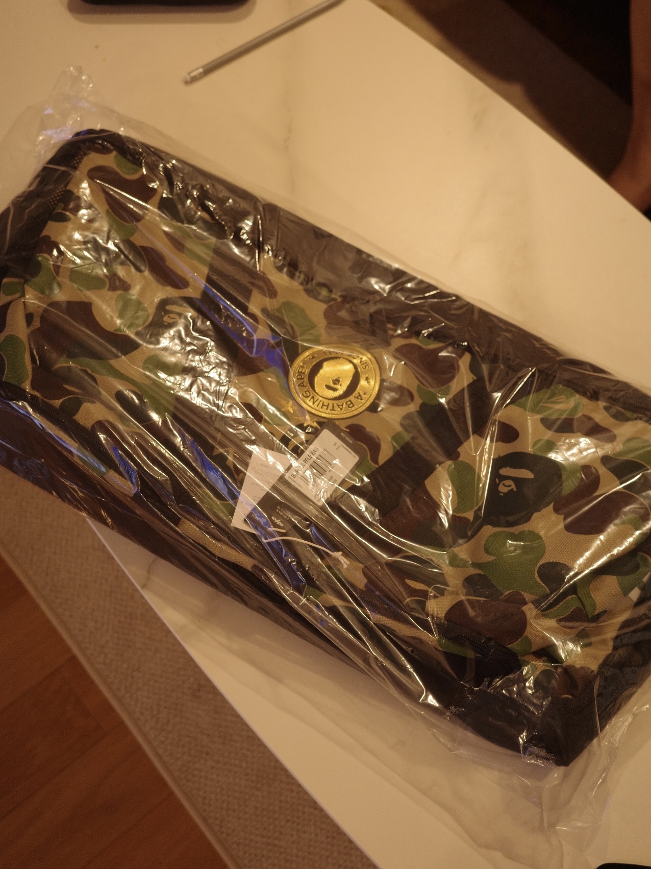 Adidas x BAPE Duffle Bag Crew Green 착용 스타일 - 2