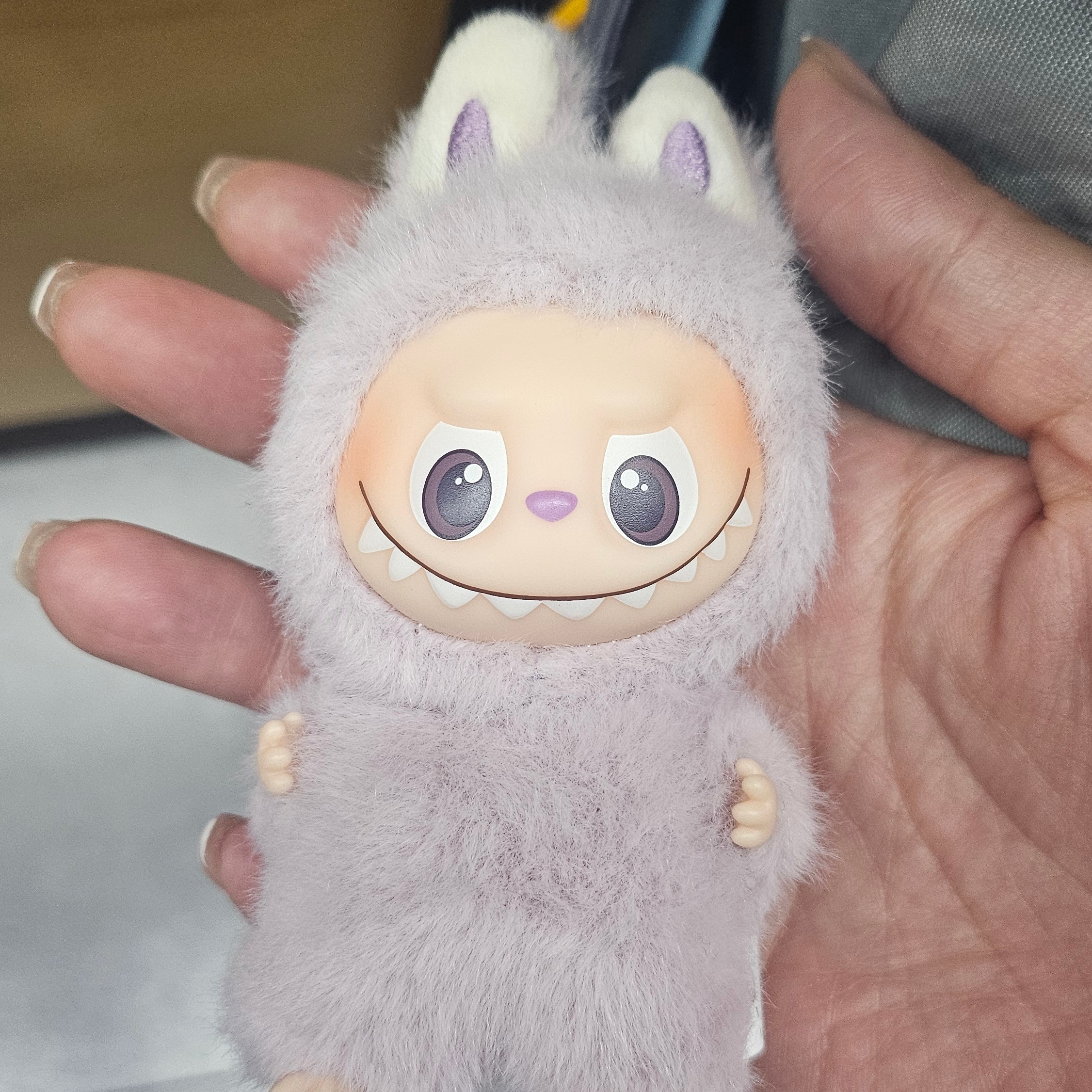 Pop Mart Labubu The Monsters Pin For Love Series Vinyl Plush Pendant (A-M) M (Opened Case) 착용 스타일