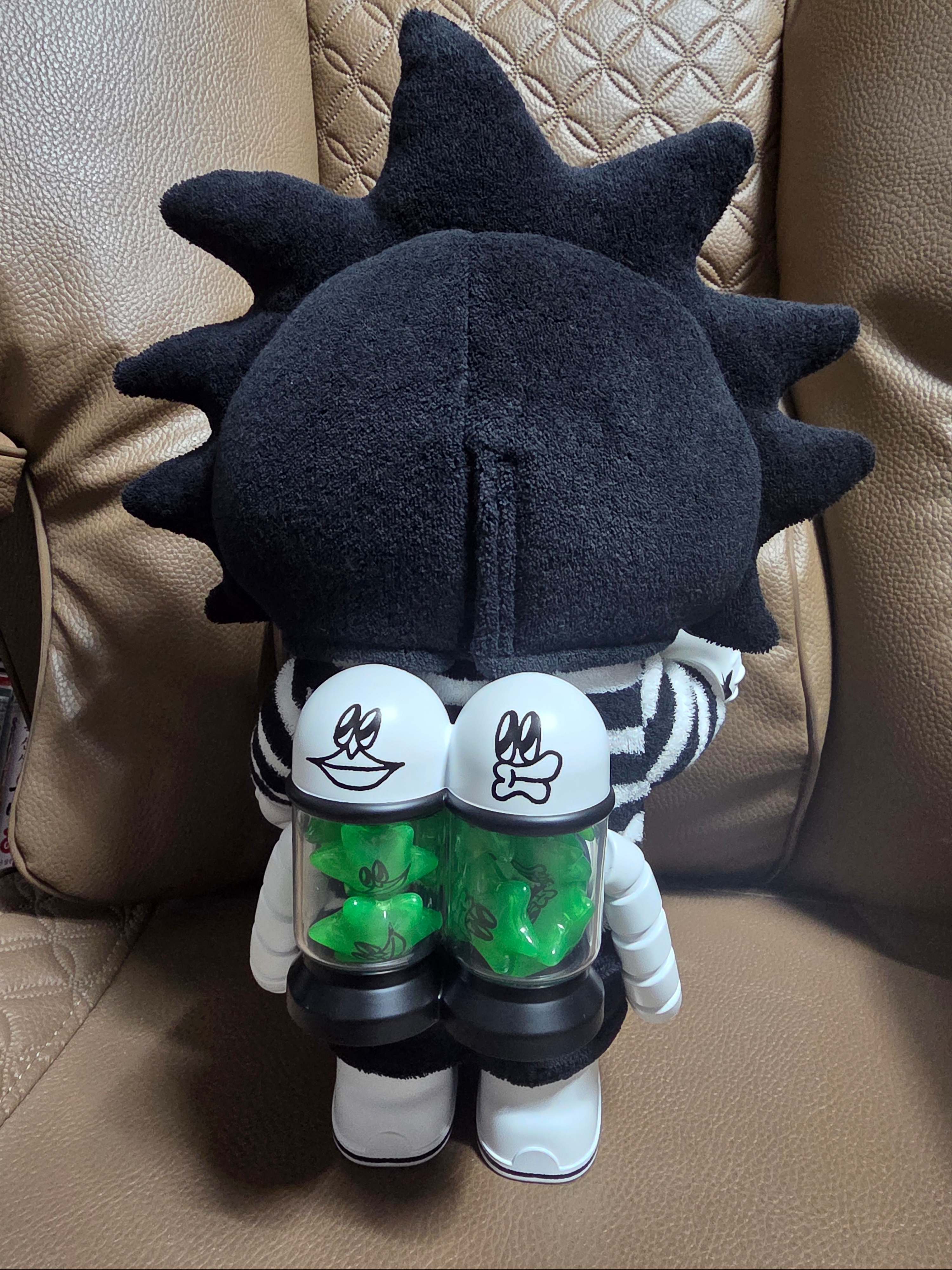 Pop Mart Mega Space Molly Lala Company Durian Man 400% 착용 스타일 - 3