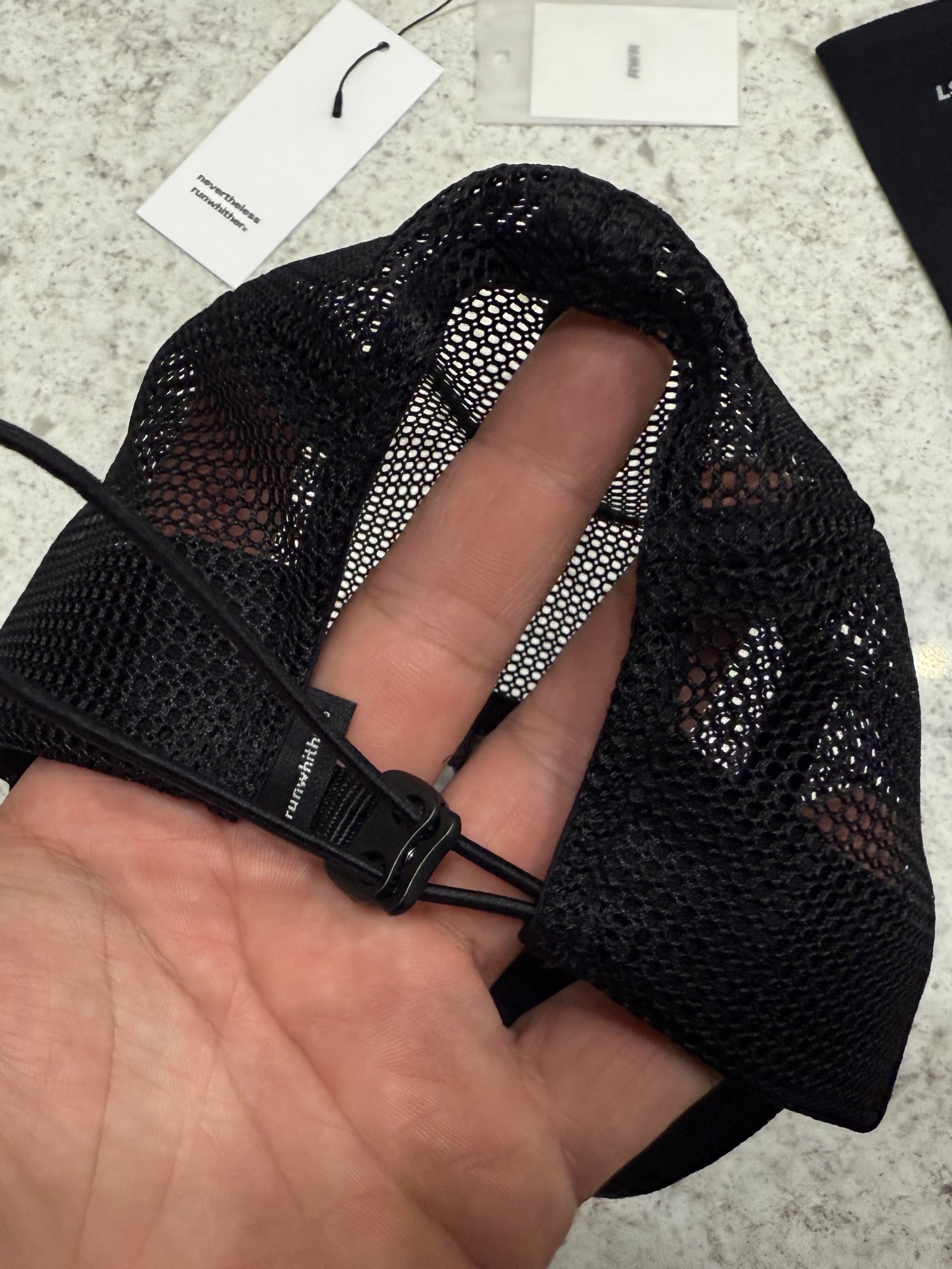 [KREAM 단독] runwhither Mesh Cap Black, [KREAM 단독] runwhither LSD Black 착용 스타일 - 6