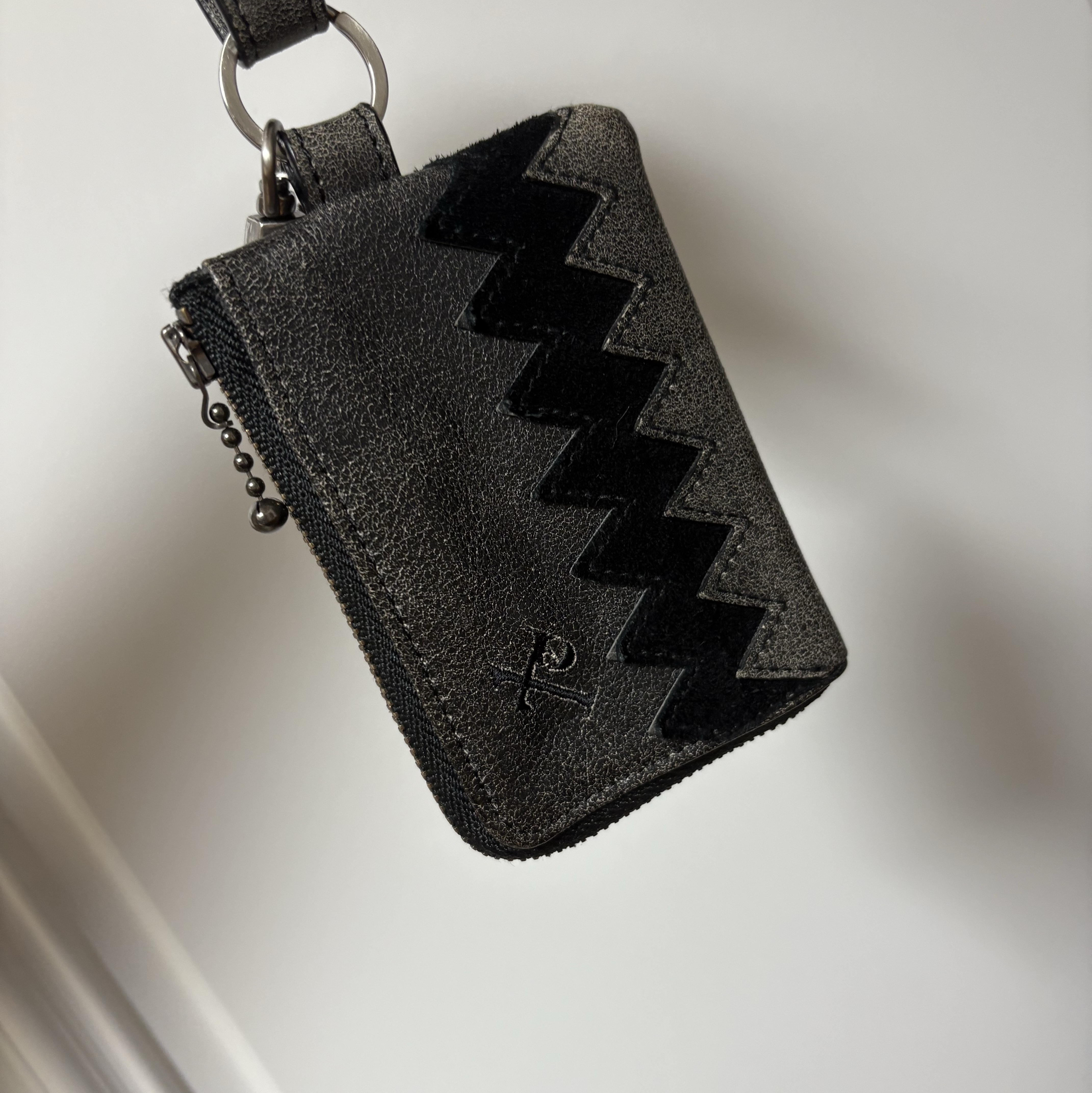 [프리오더] Polyteru Zigzag Card Wallet Black 착용 스타일