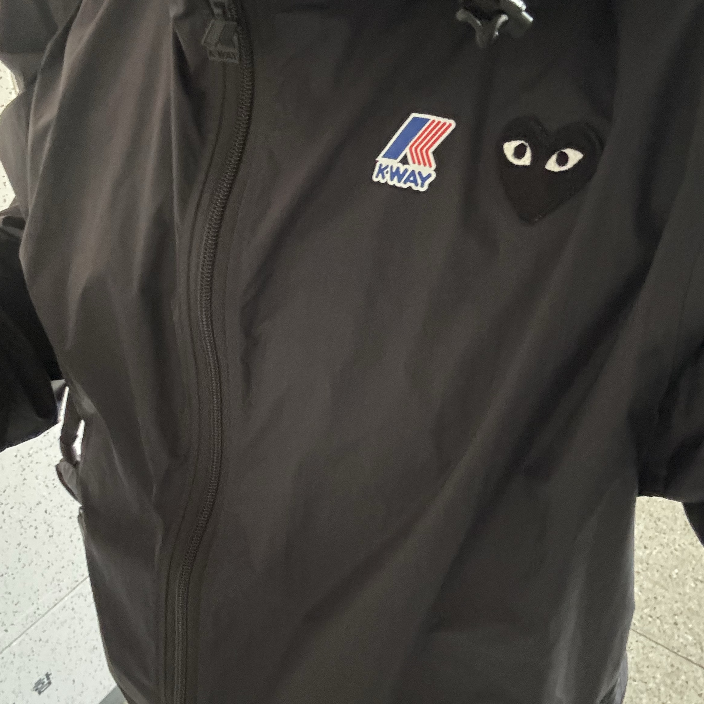 Play Comme des Garcons x K-Way Full Zip Jacket Black 착용 스타일