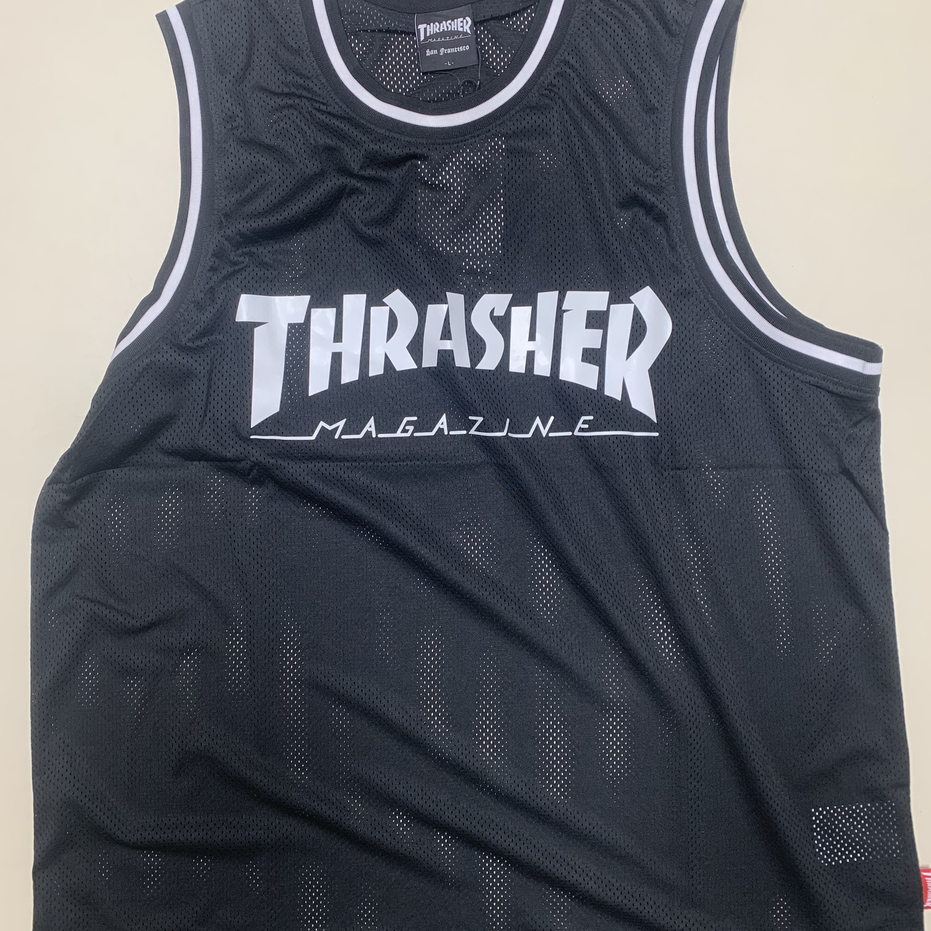THRASHER Magazine Mesh Sleeveless Black 착용 스타일