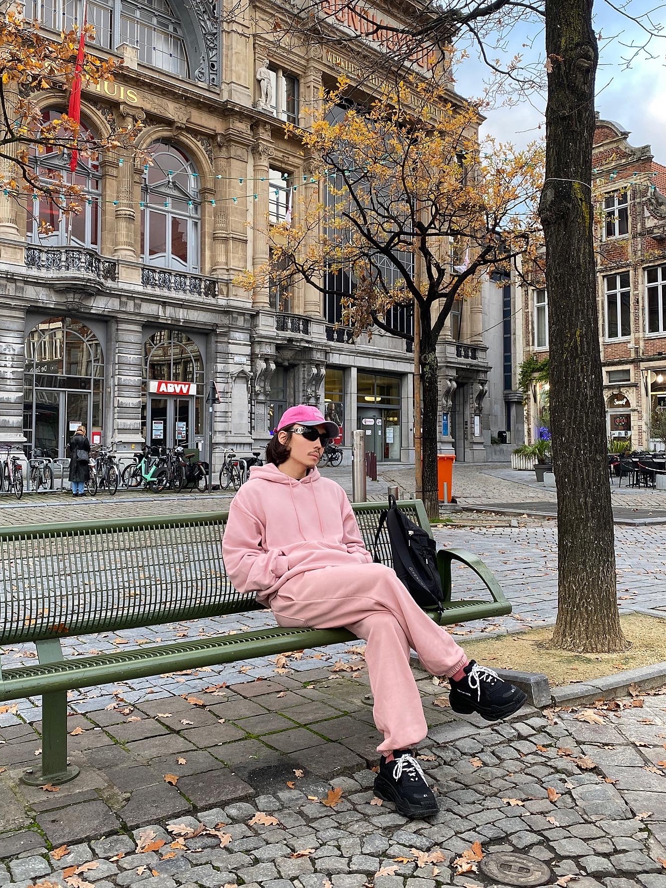 Balenciaga Triple S Black 착용 스타일 - 1