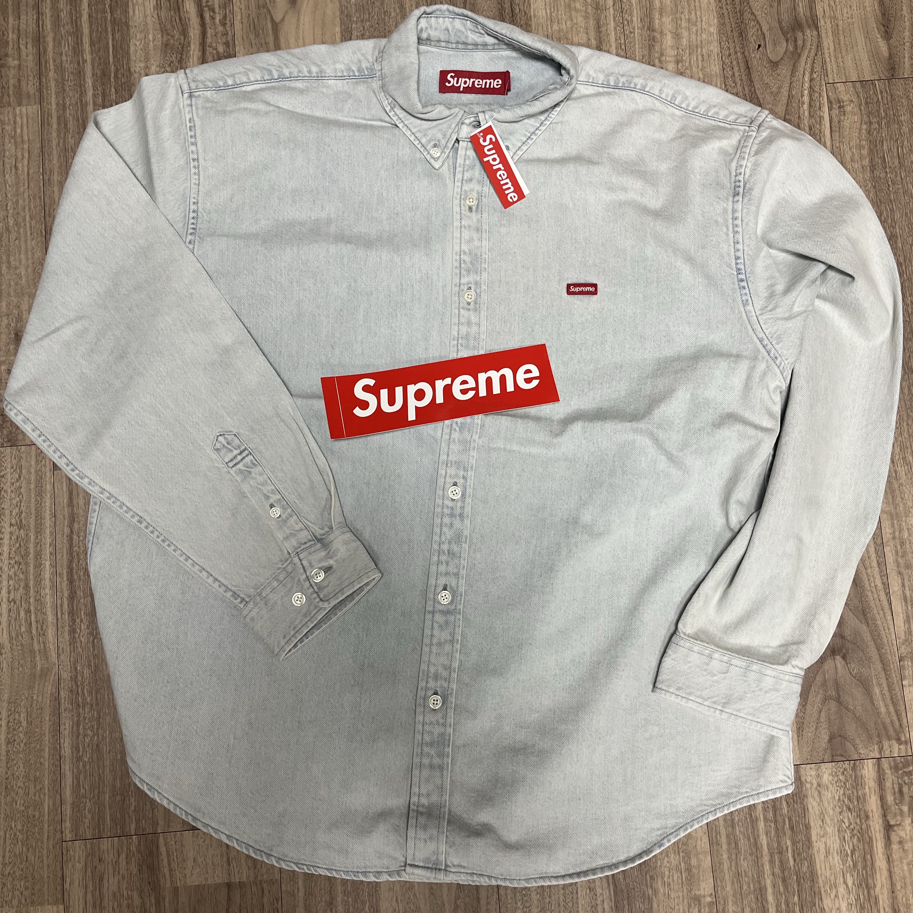 Supreme Small Box Denim Shirt Light Indigo - 25FW 착용 스타일
