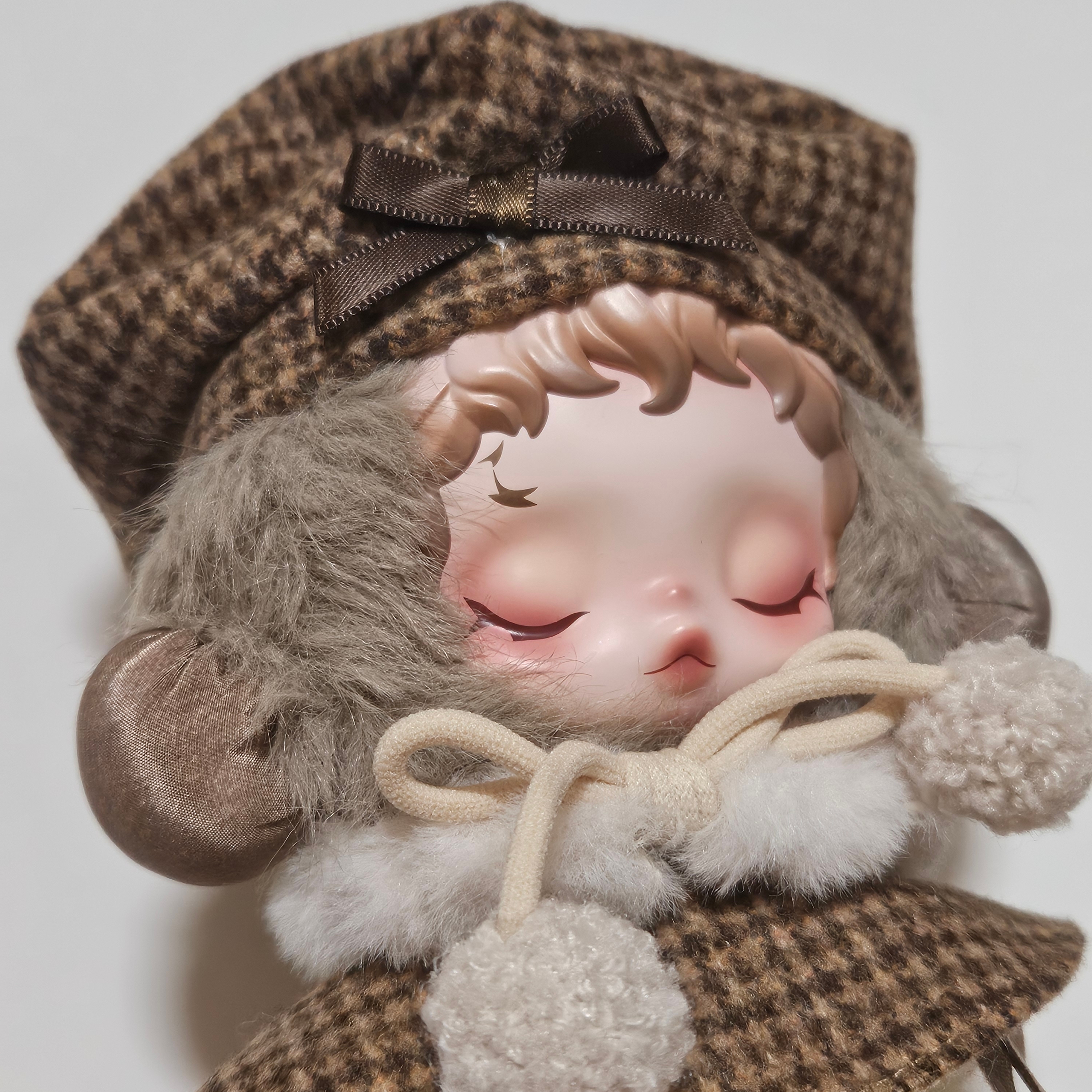 Pop Mart Skullpanda L’Impressionnisme Series Plush Doll Teakwood (Opened Case) 착용 스타일